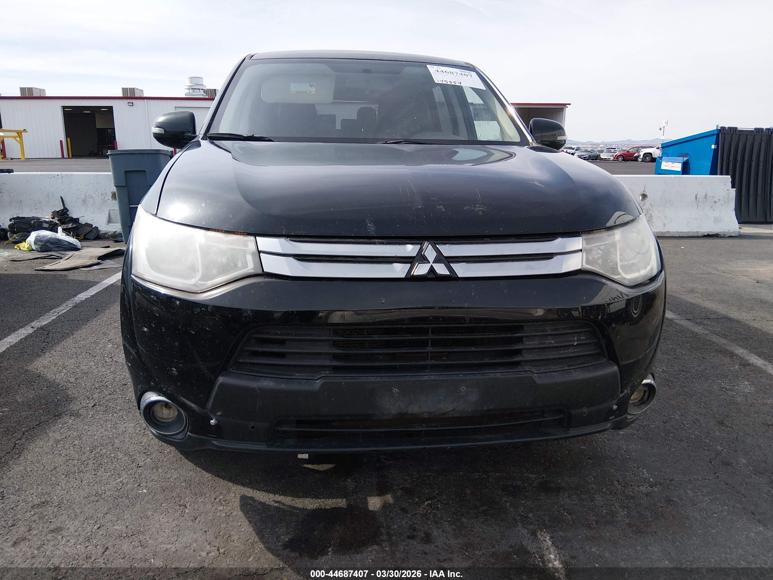 MITSUBISHI OUTLANDER image 6