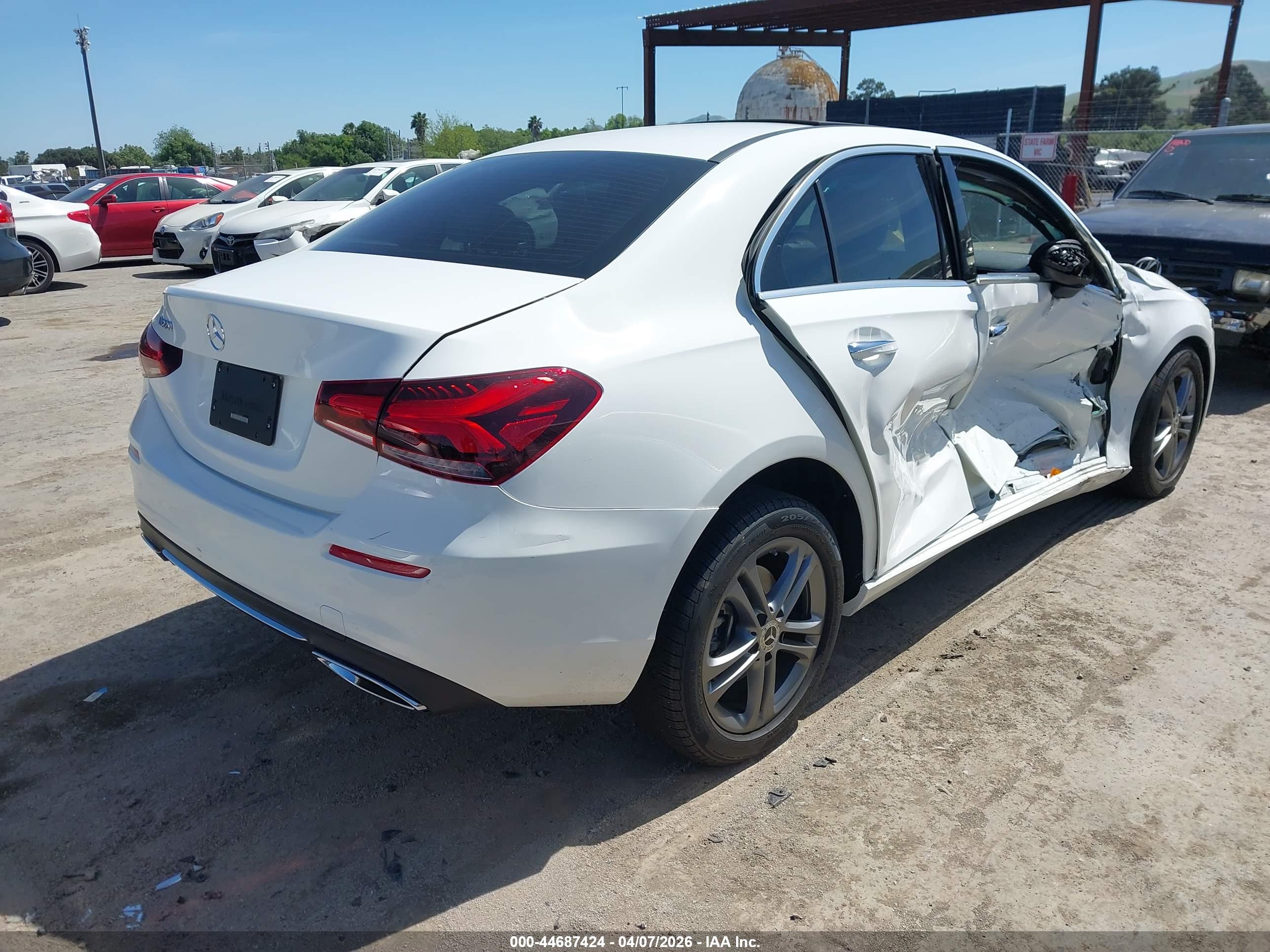 MERCEDES-BENZ A image 4