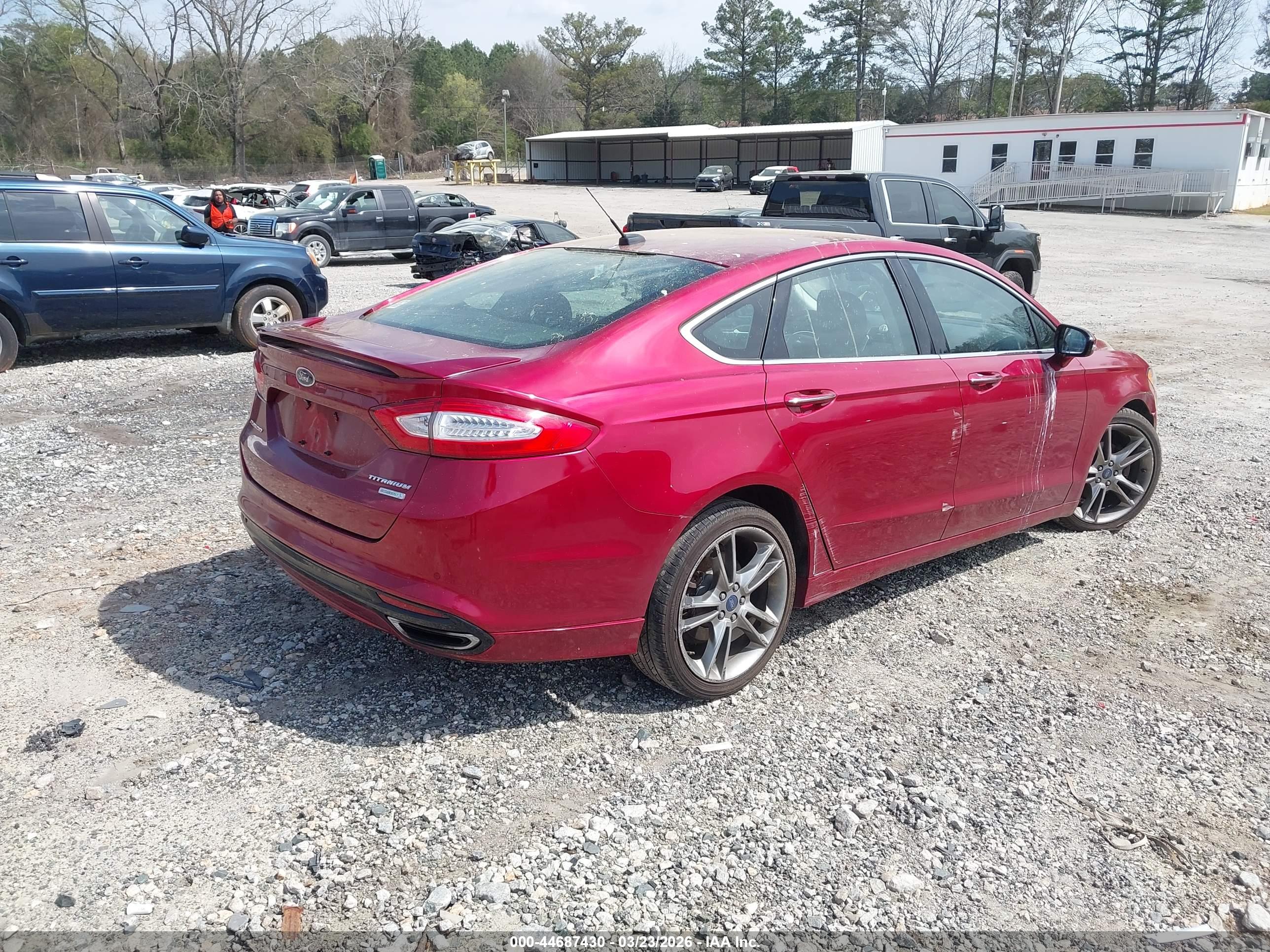 FORD FUSION image 4