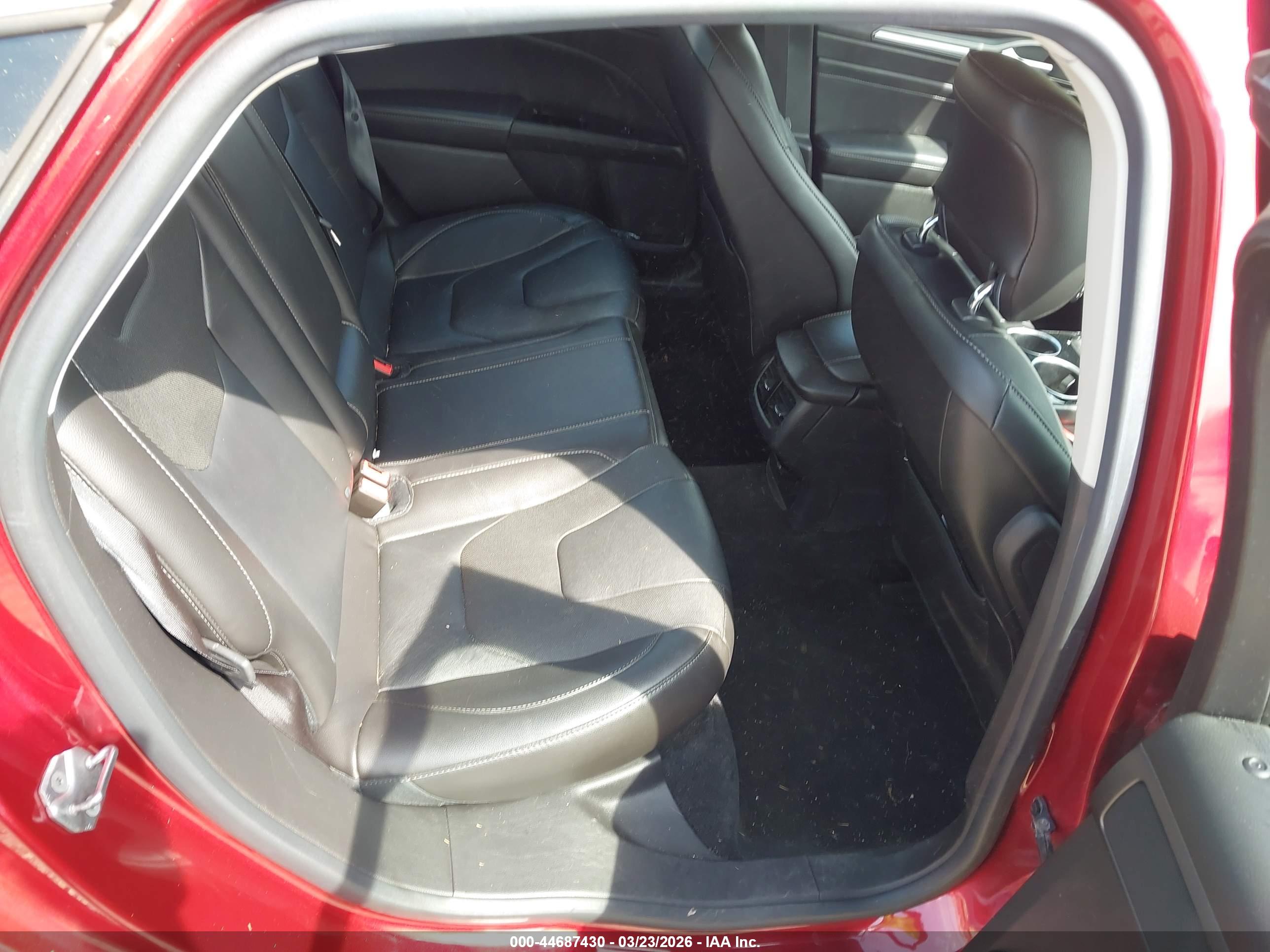 FORD FUSION image 8