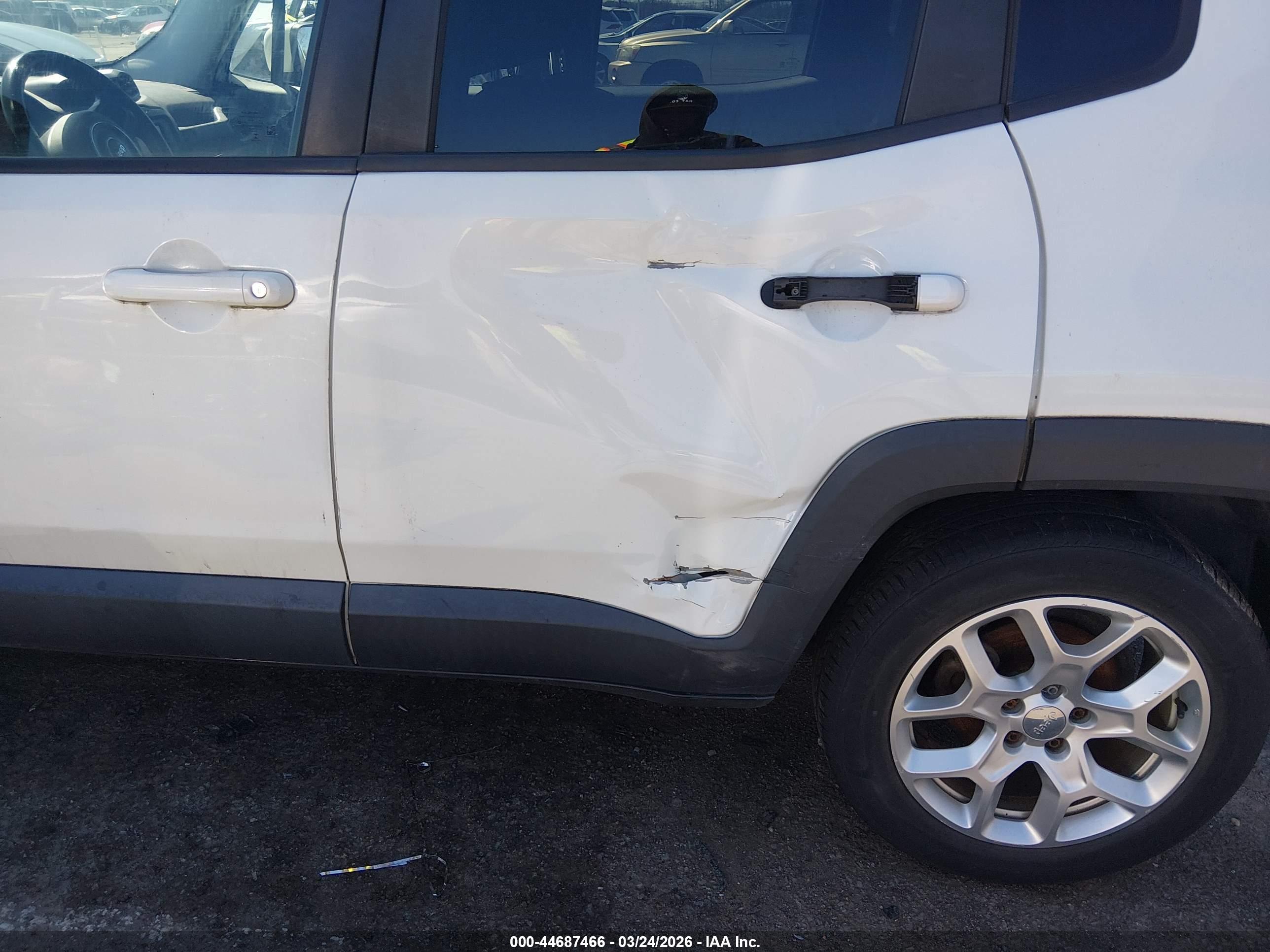 JEEP RENEGADE image 6