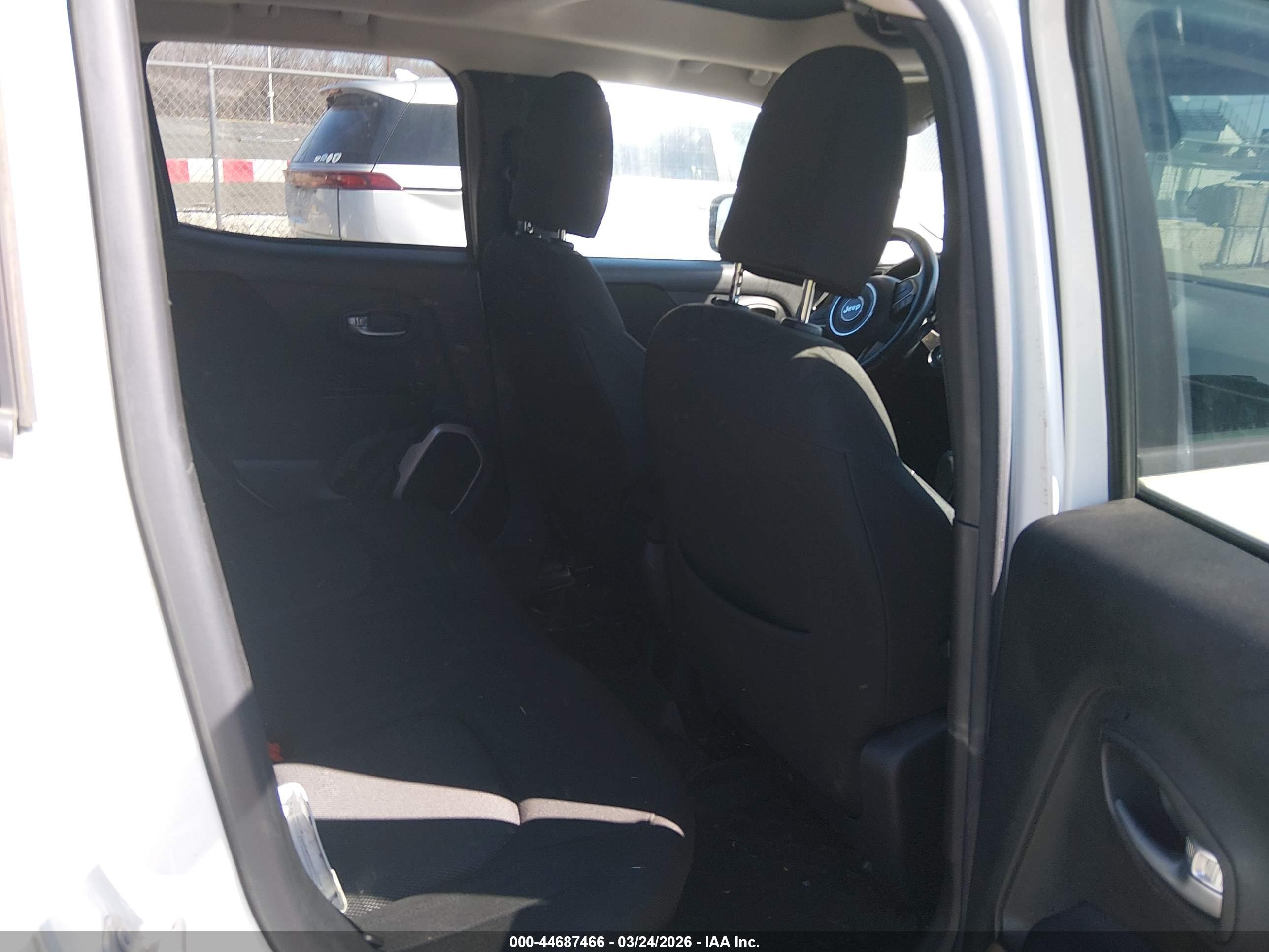 JEEP RENEGADE image 8
