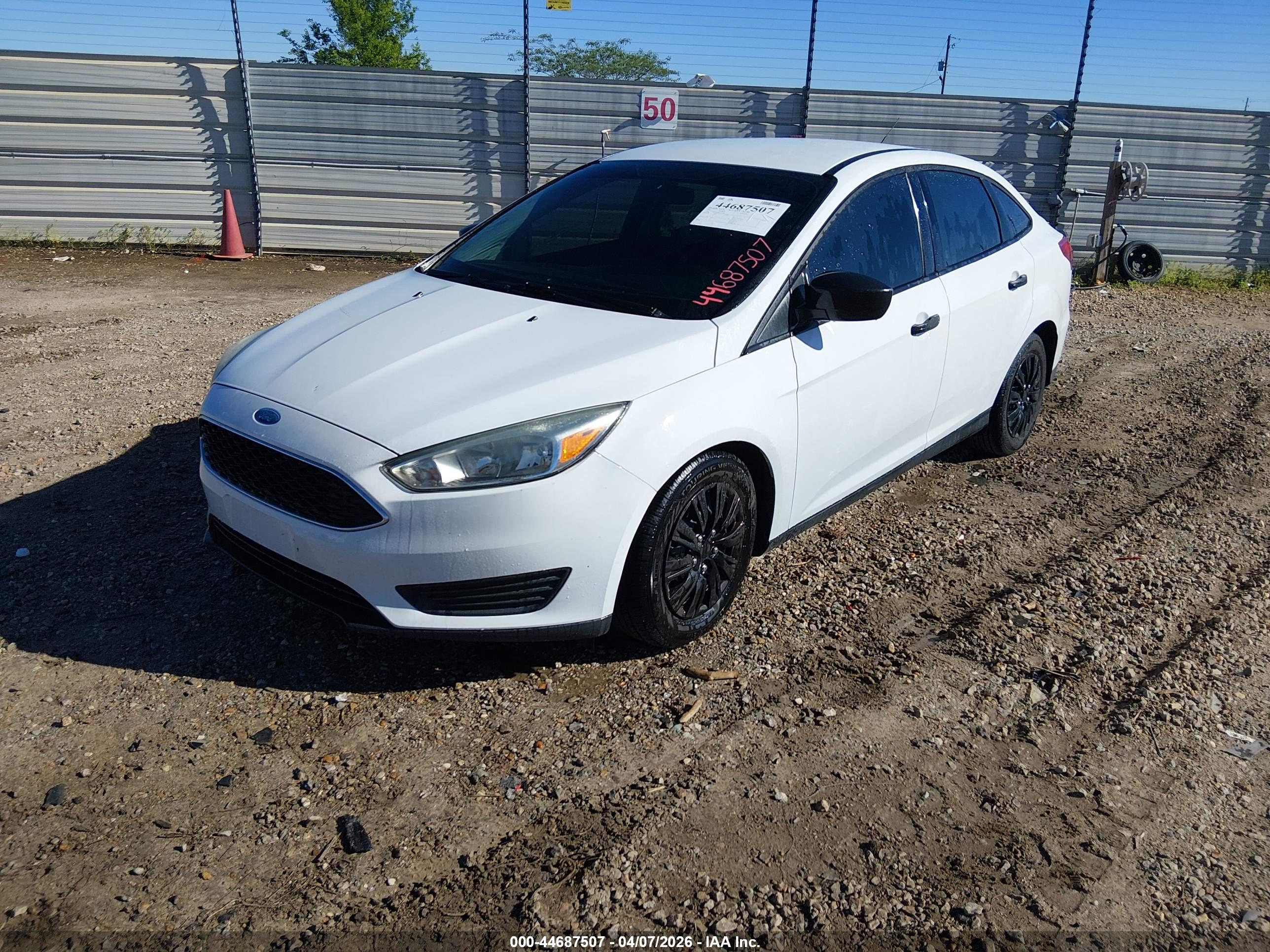 FORD FOCUS image 2