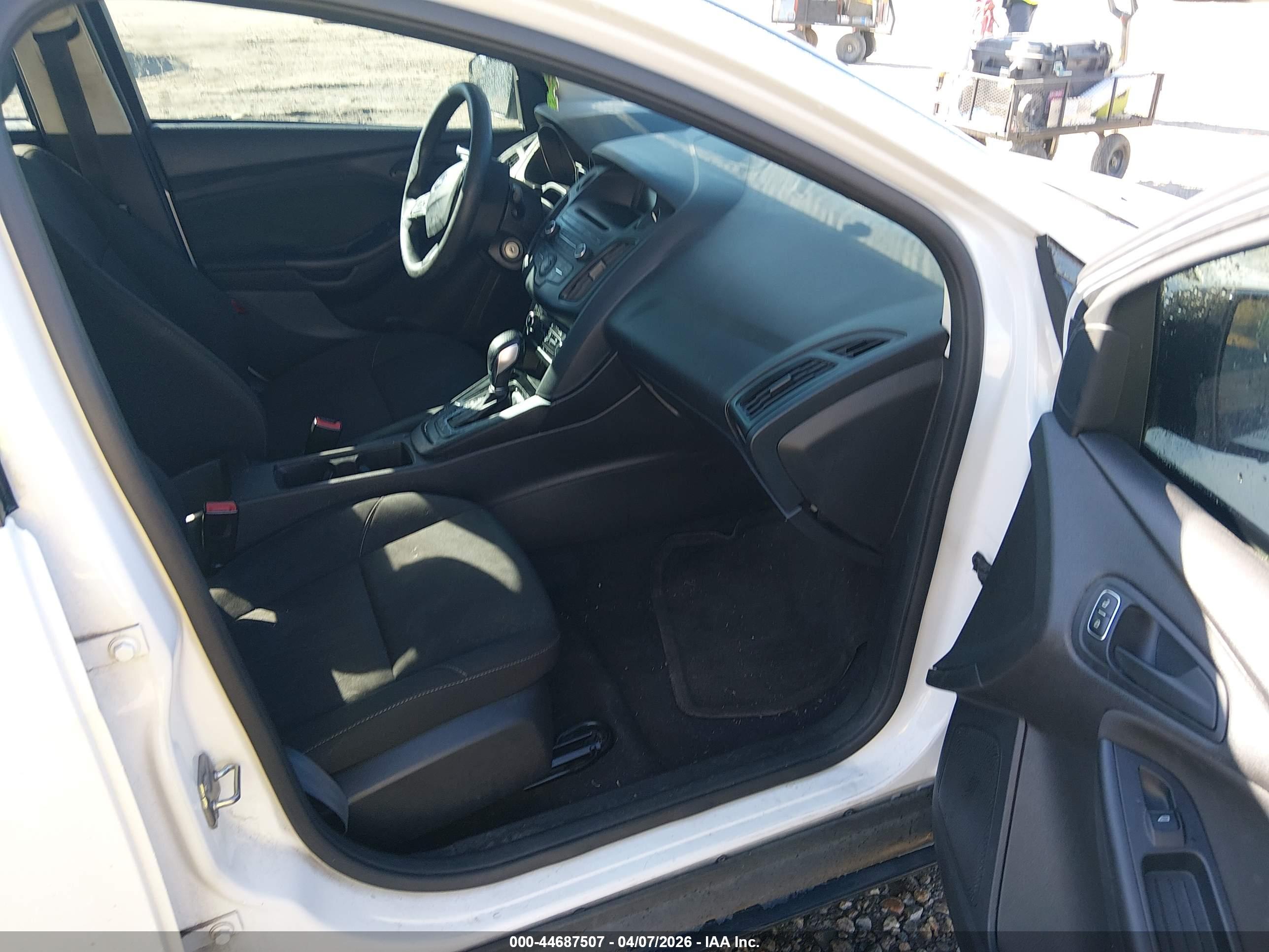 FORD FOCUS image 5