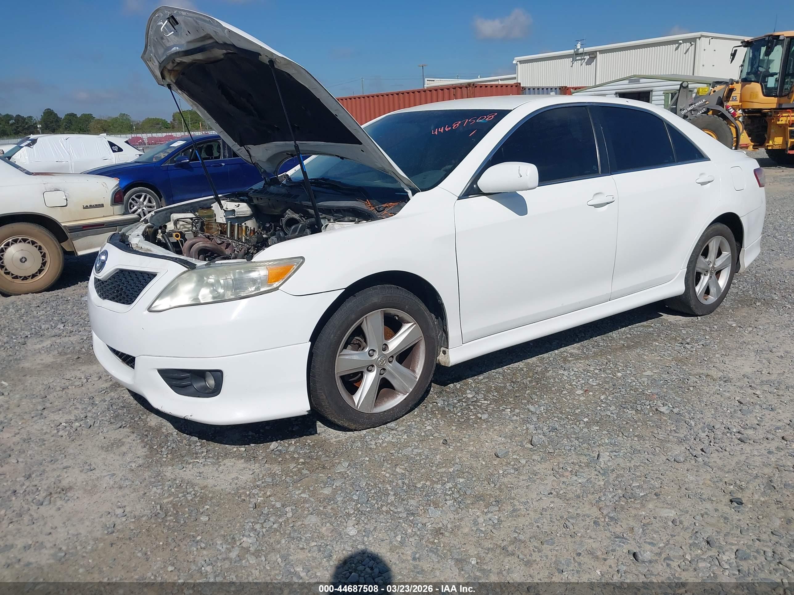 TOYOTA CAMRY image 6