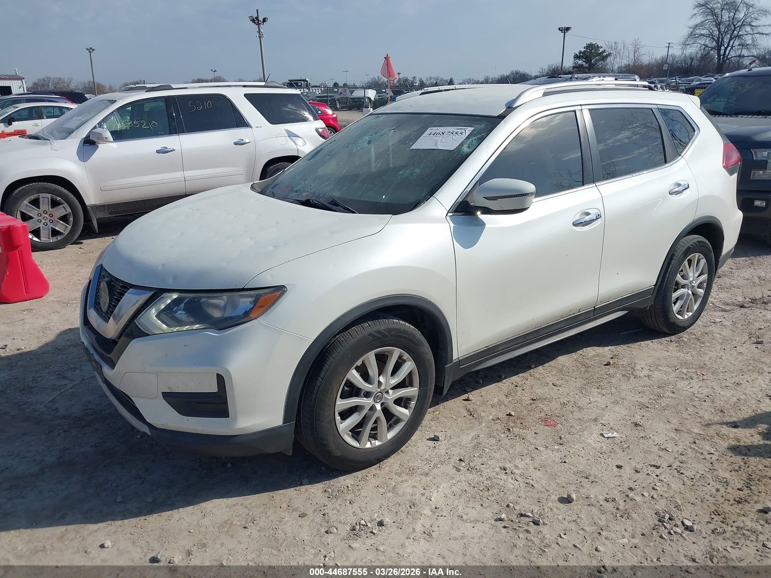 NISSAN ROGUE image 2