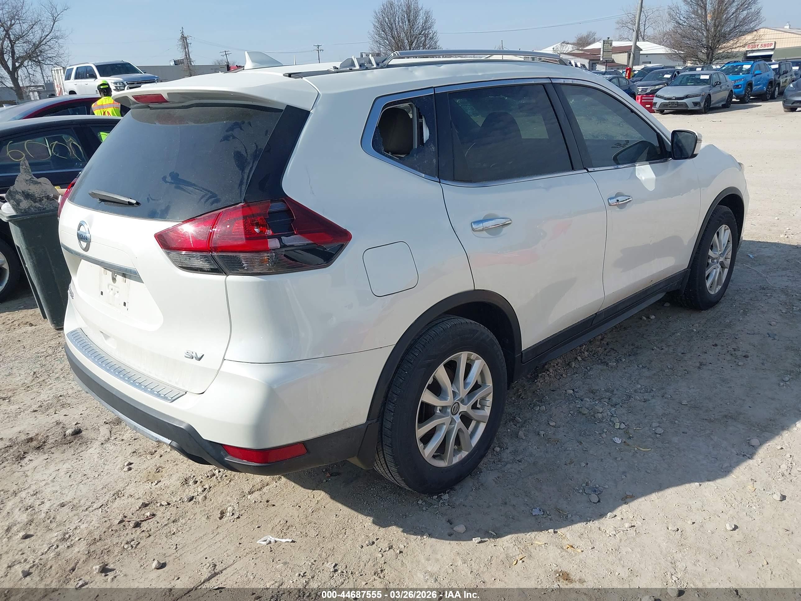 NISSAN ROGUE image 4