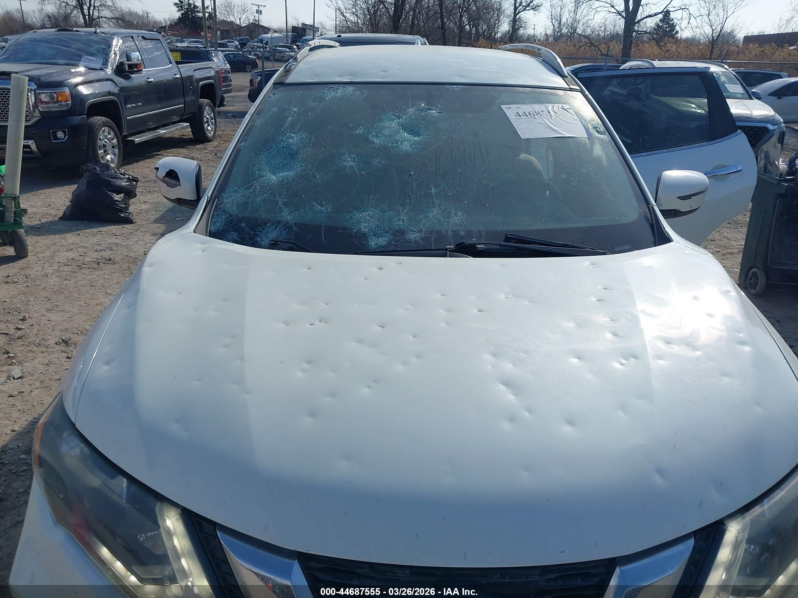 NISSAN ROGUE image 6