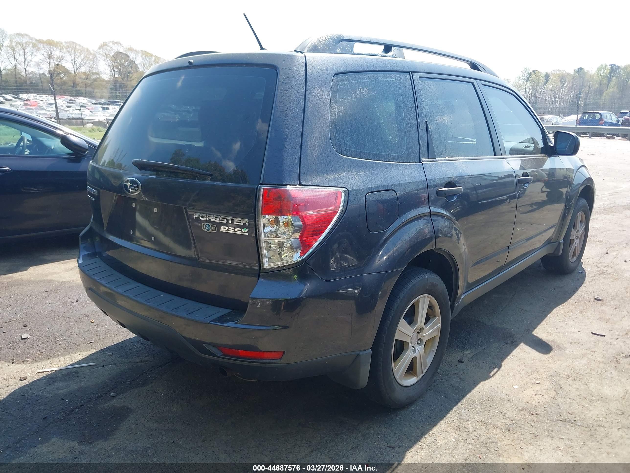 SUBARU FORESTER image 4