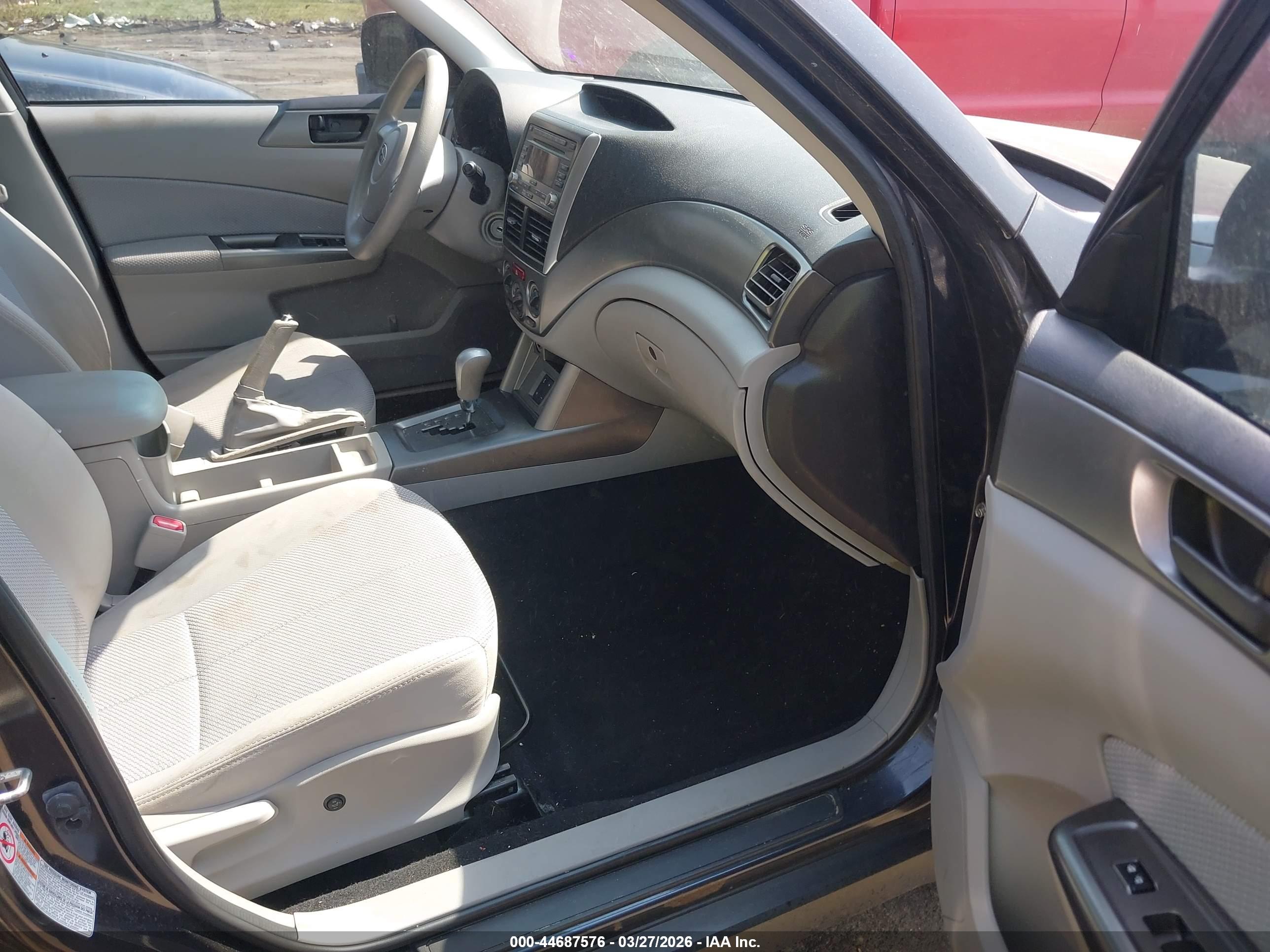 SUBARU FORESTER image 5