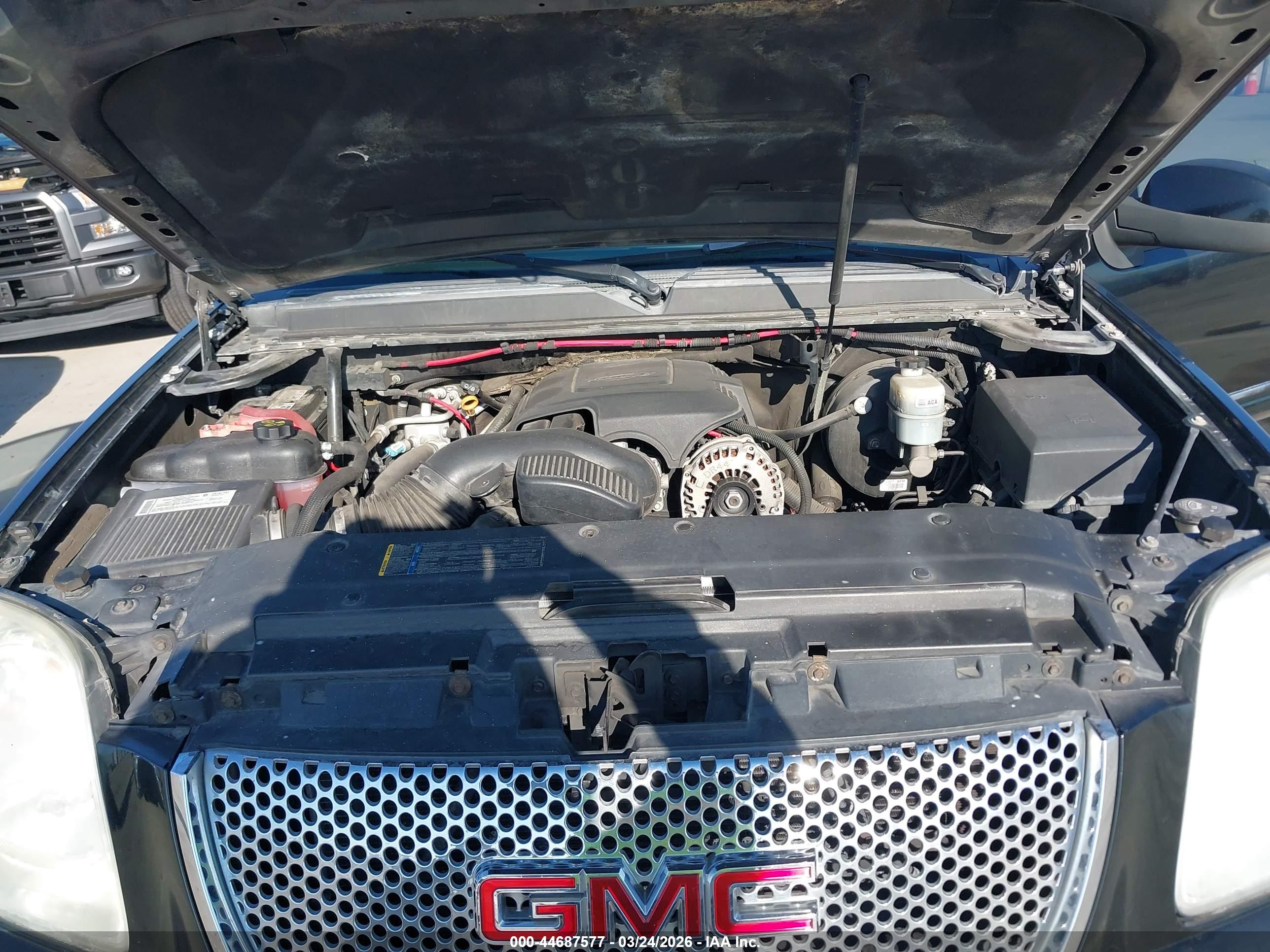 GMC YUKON image 10