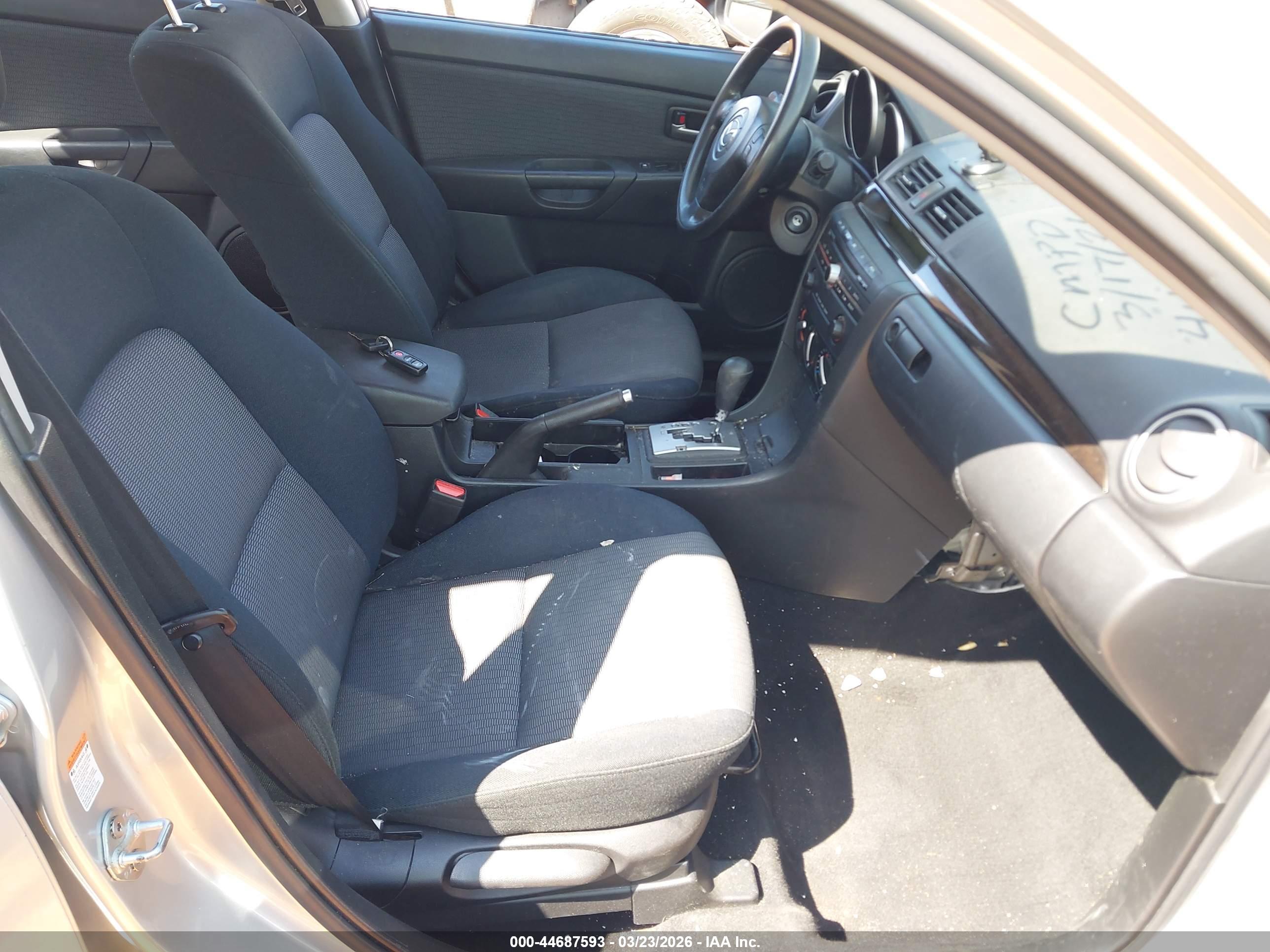 MAZDA MAZDA3 image 5