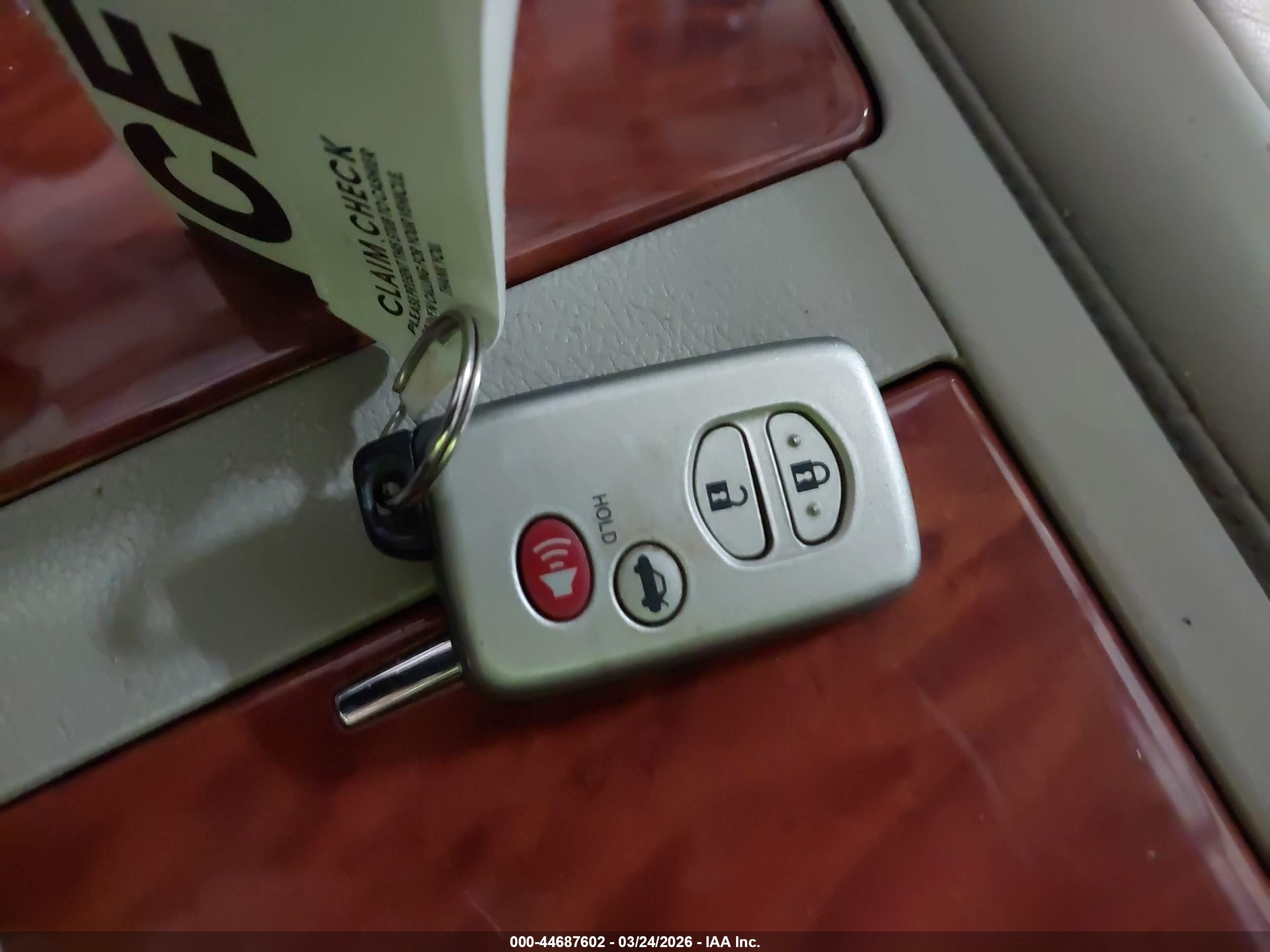 TOYOTA CAMRY image 11