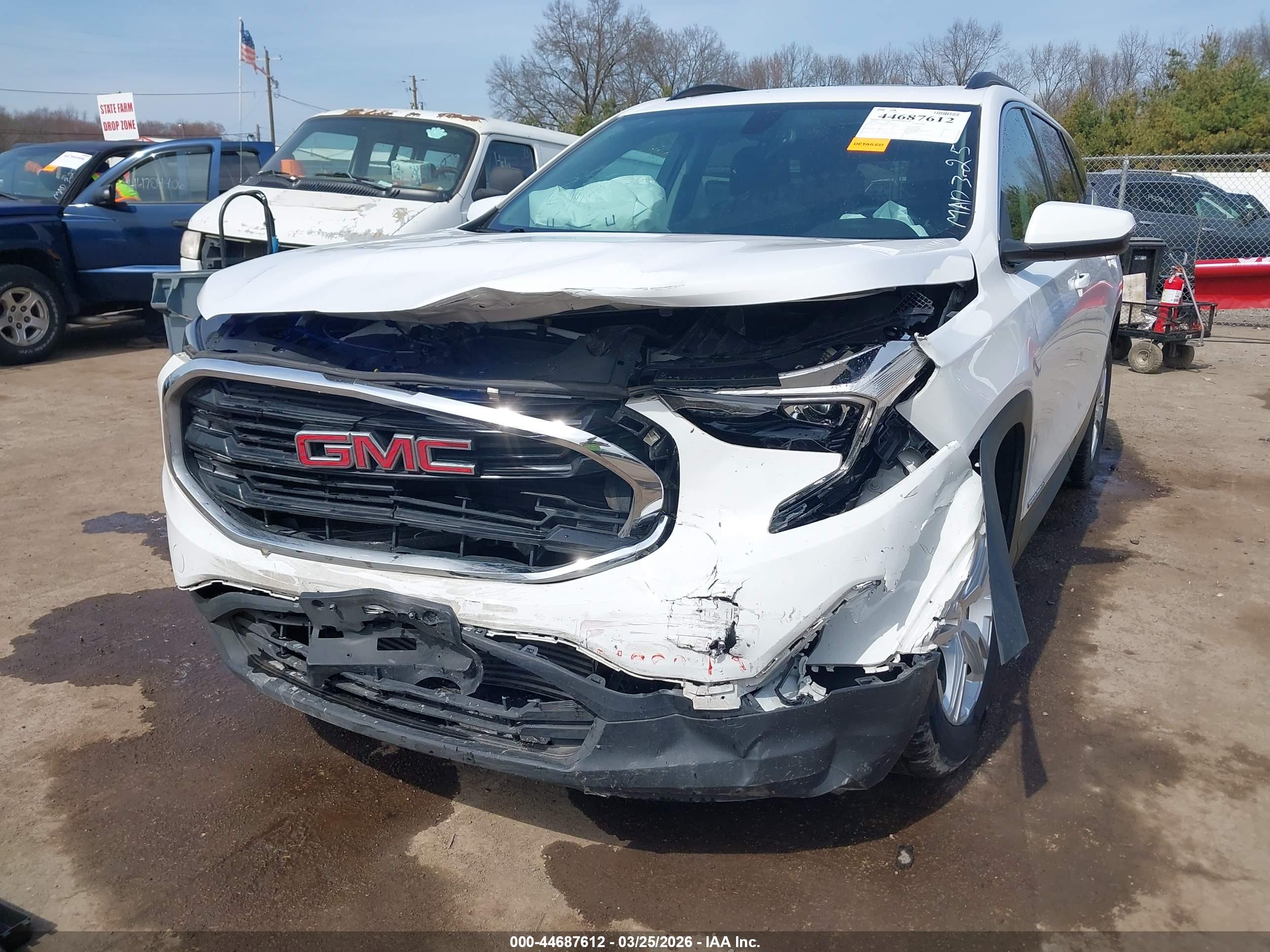 GMC TERRAIN image 6
