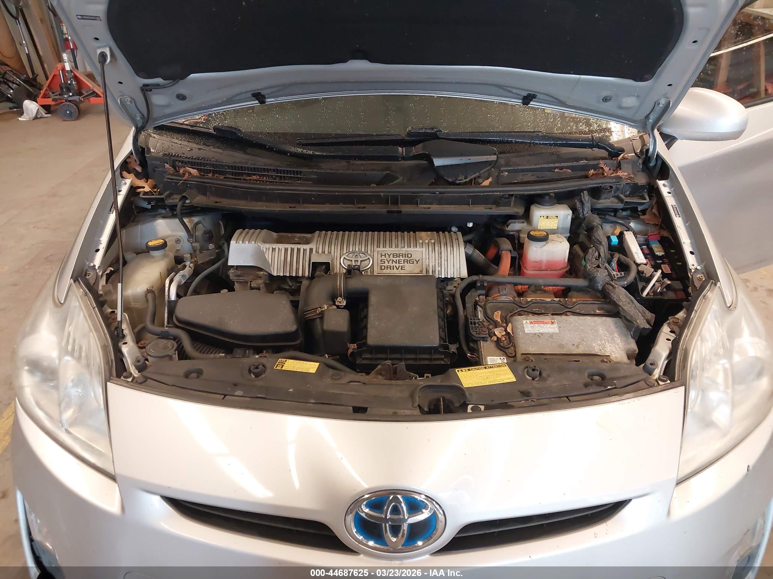 TOYOTA PRIUS image 10