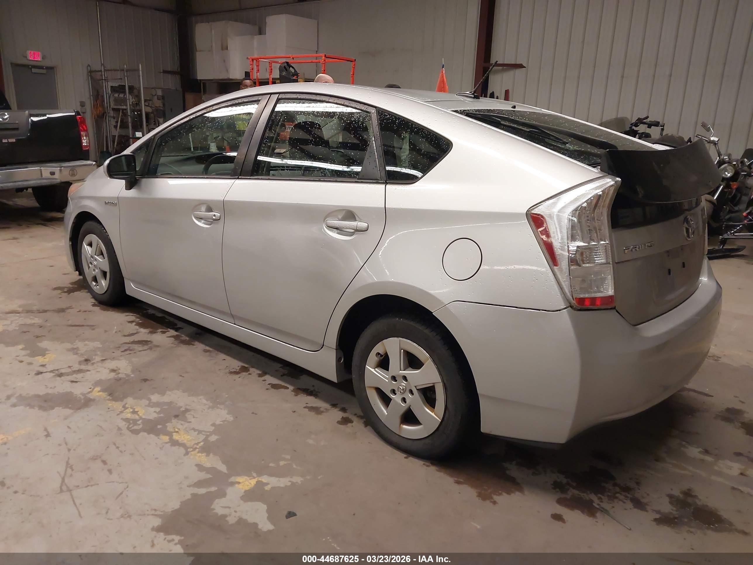 TOYOTA PRIUS image 3