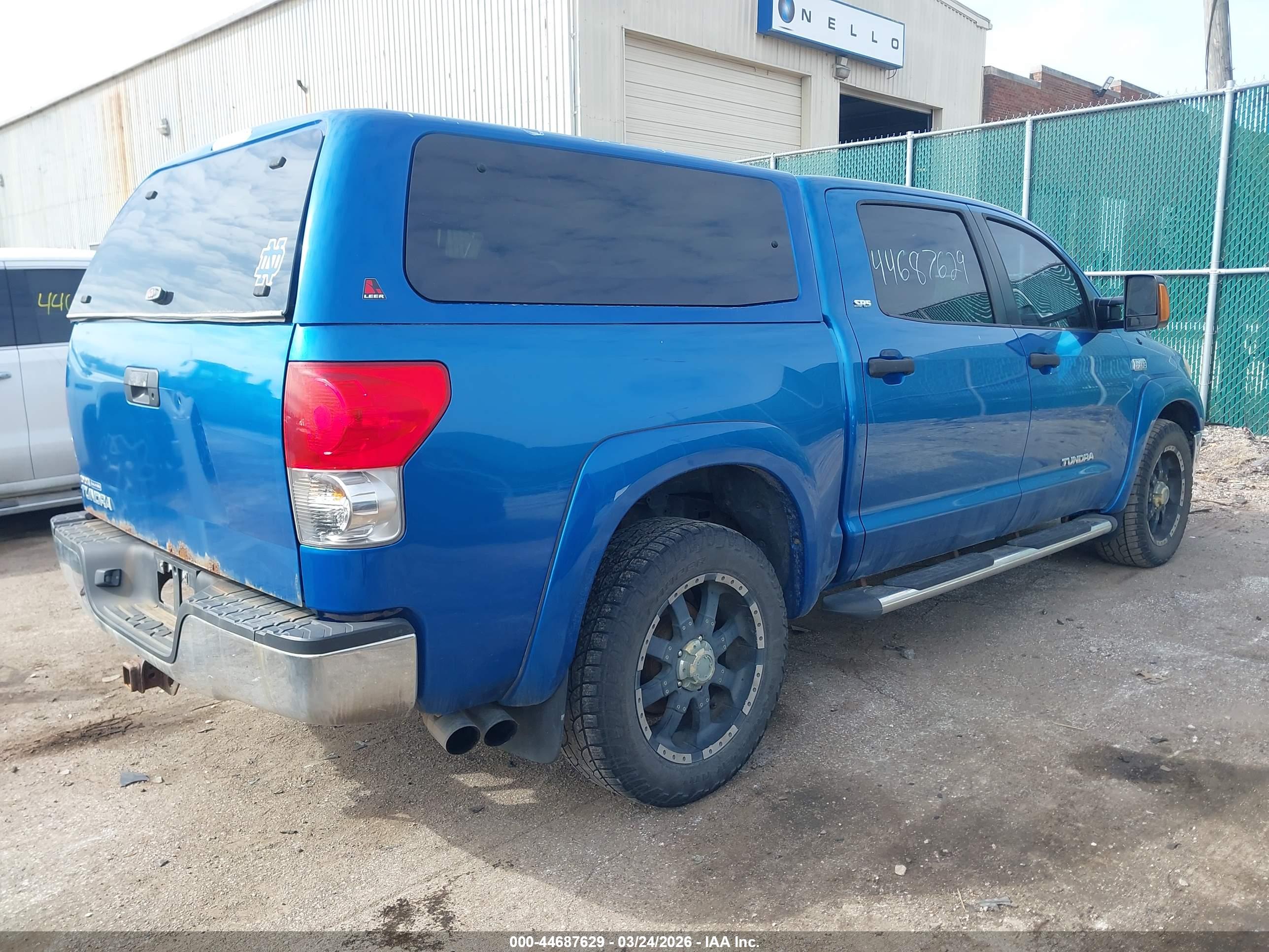 TOYOTA TUNDRA image 4