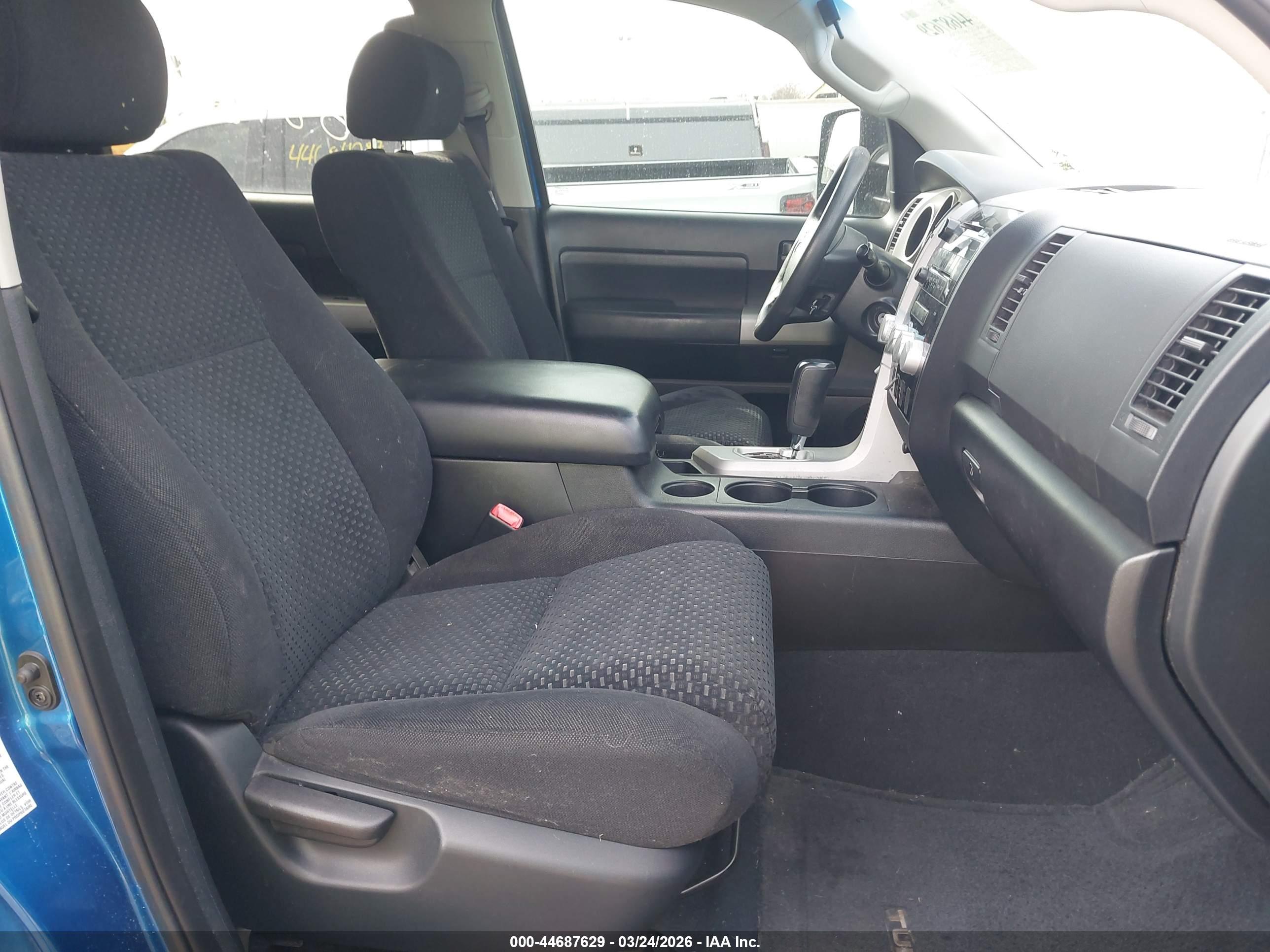 TOYOTA TUNDRA image 5