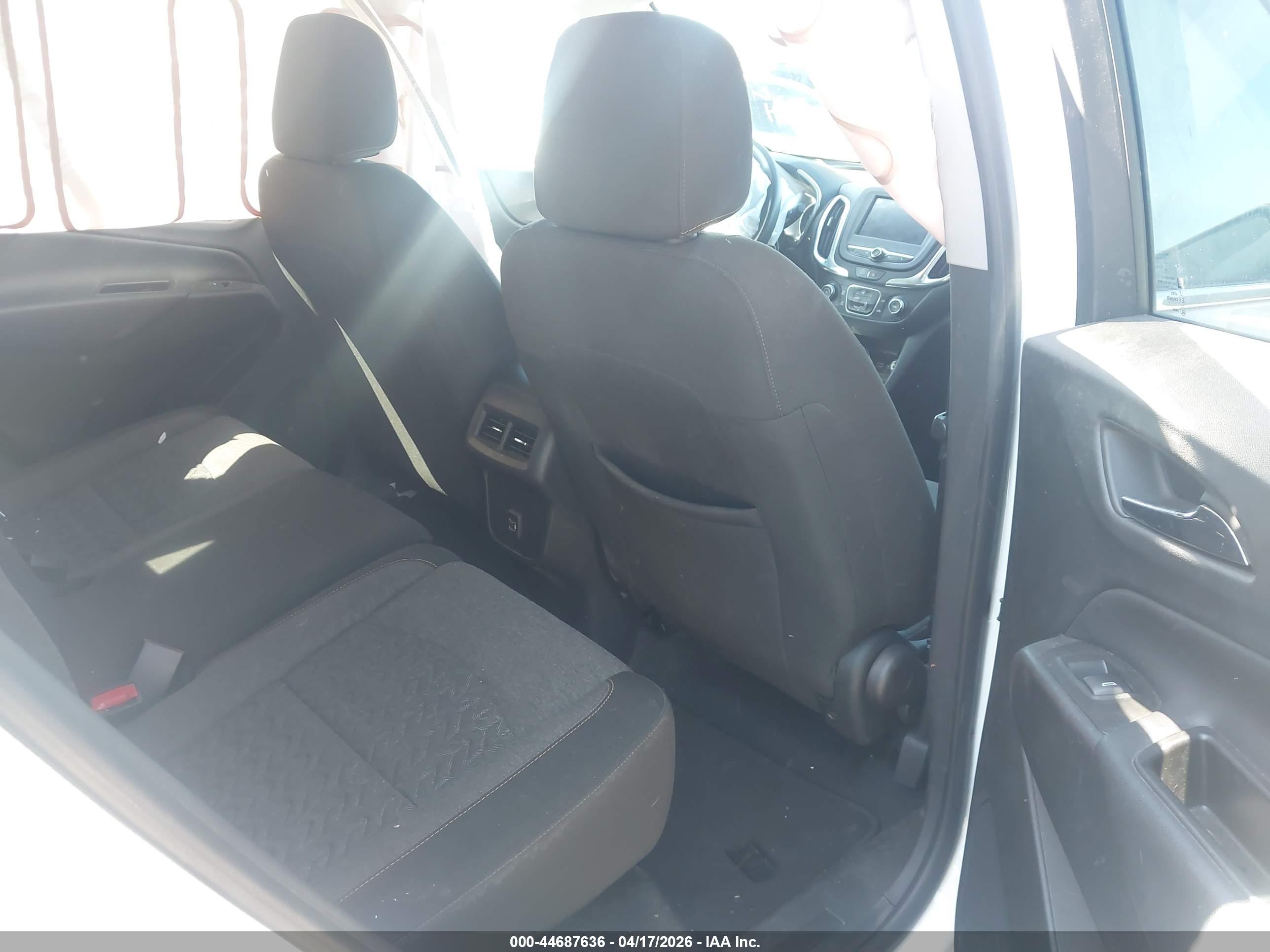 CHEVROLET EQUINOX image 8