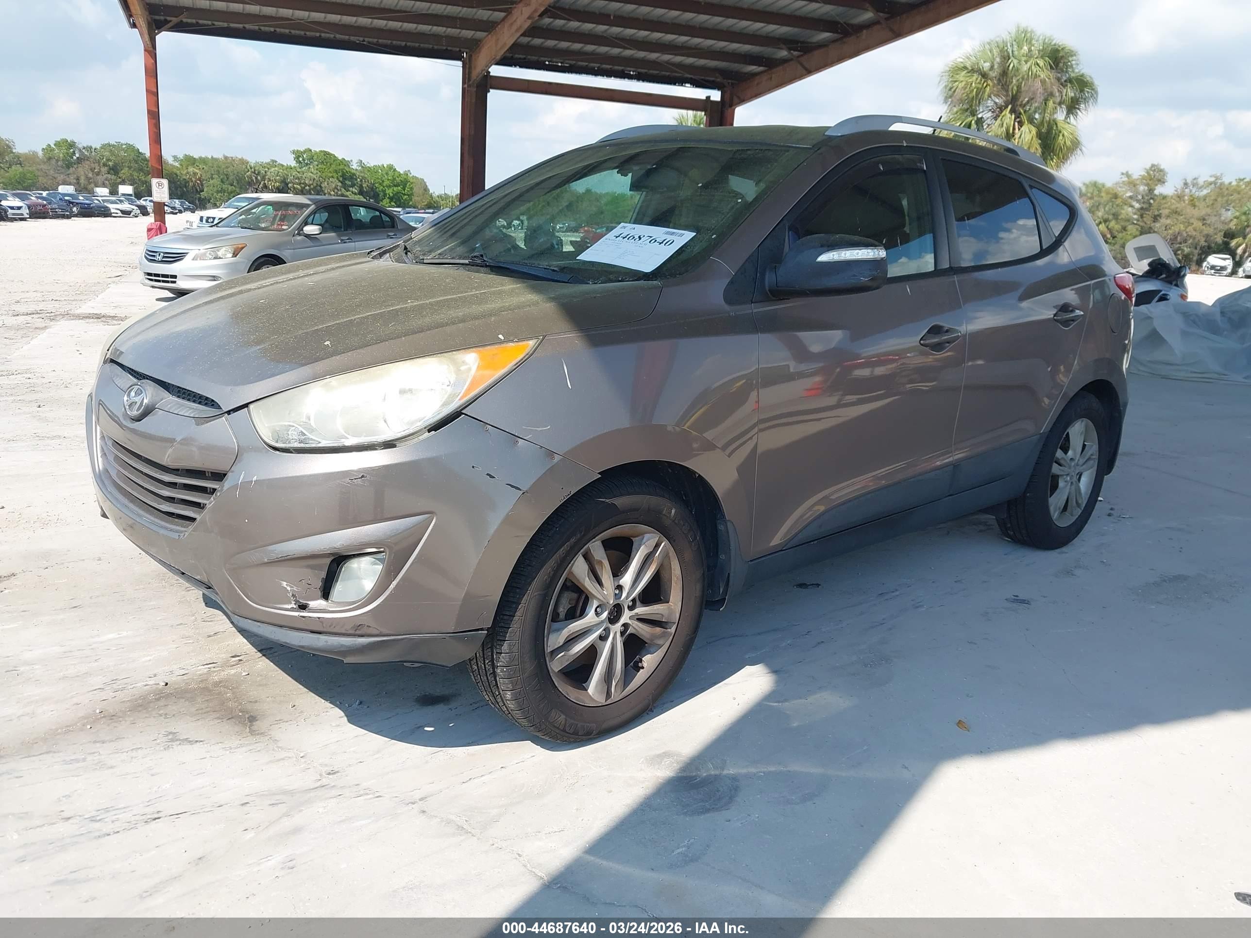 HYUNDAI TUCSON image 2