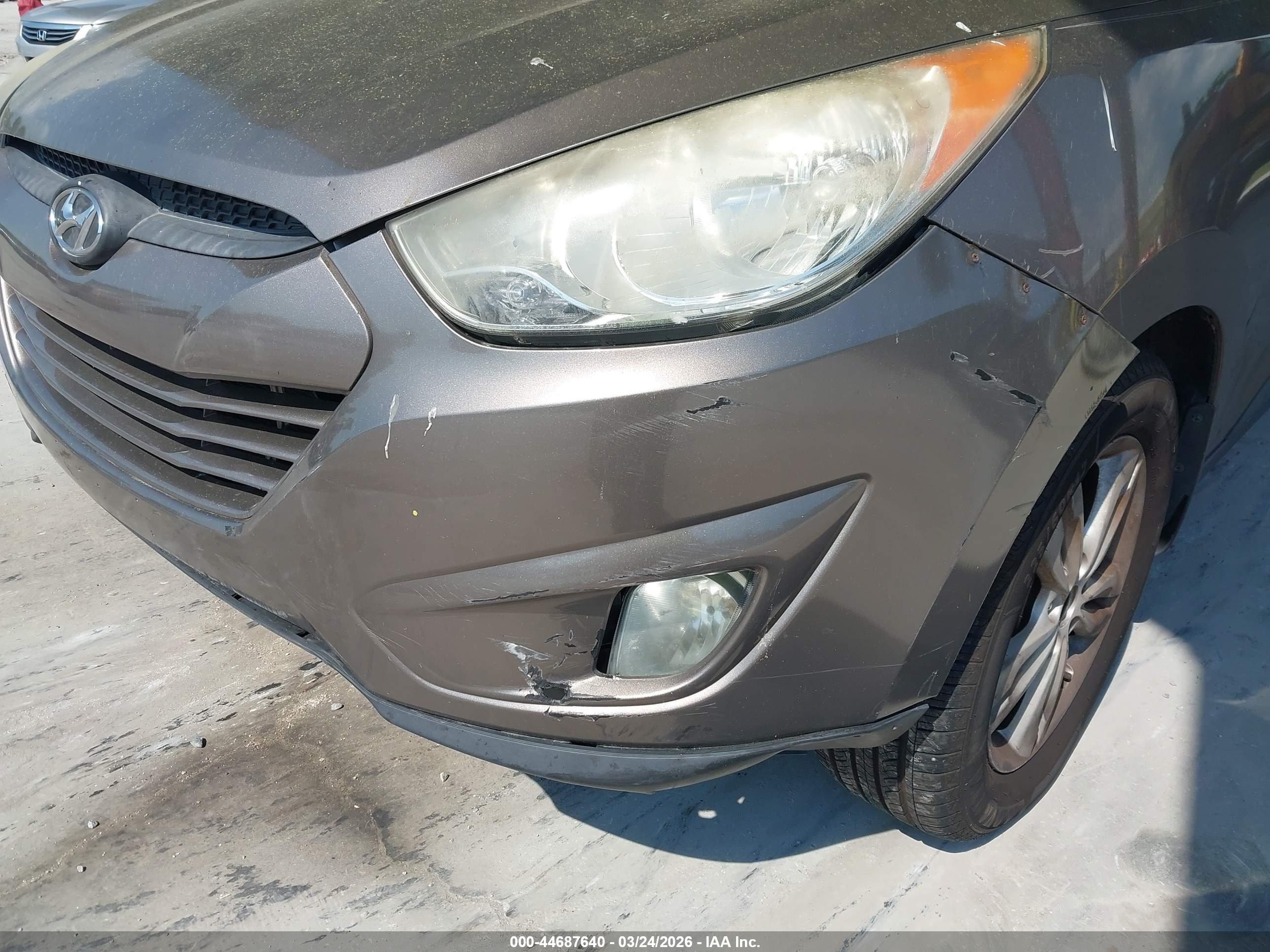 HYUNDAI TUCSON image 6