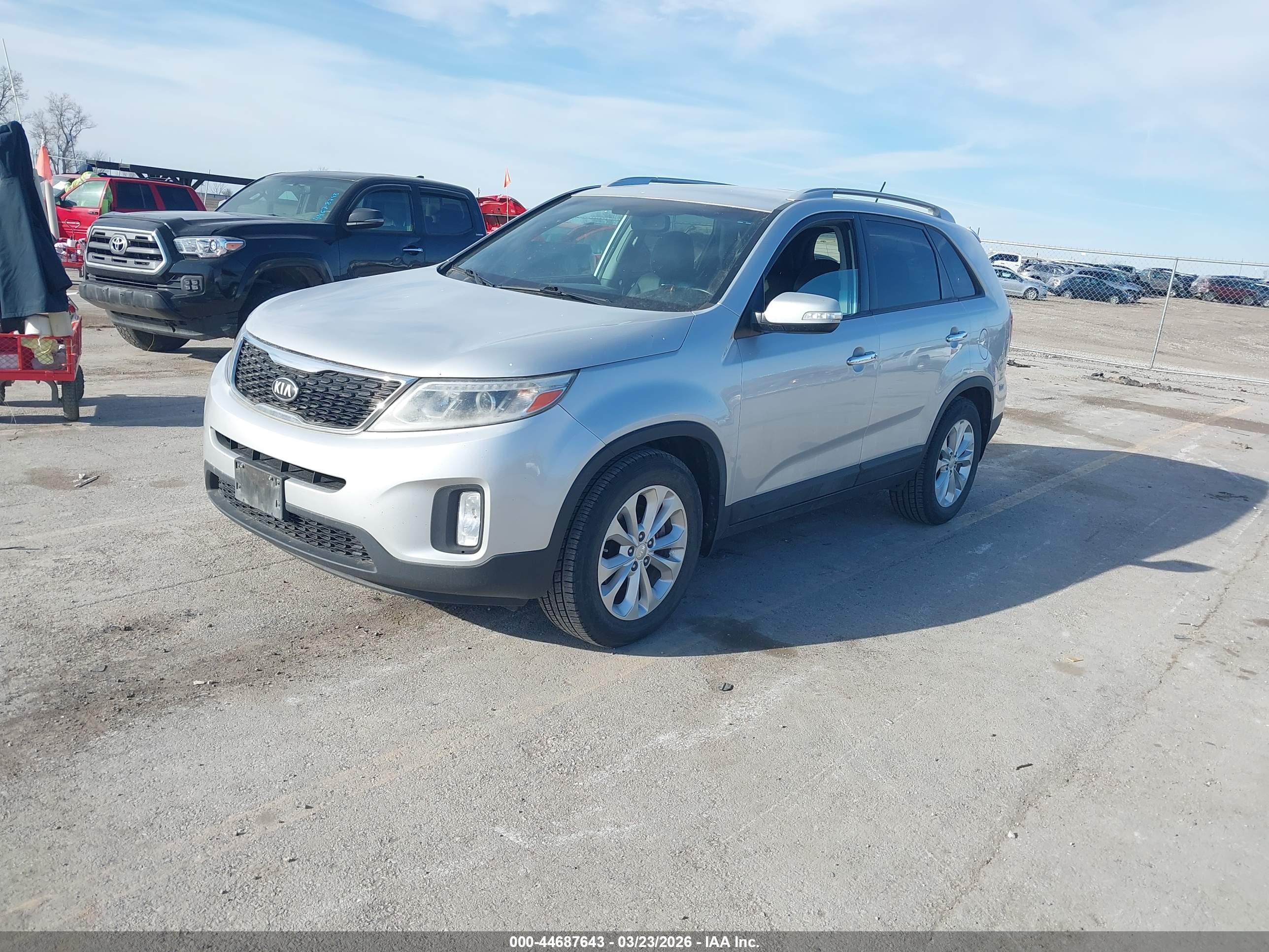 KIA SORENTO image 2