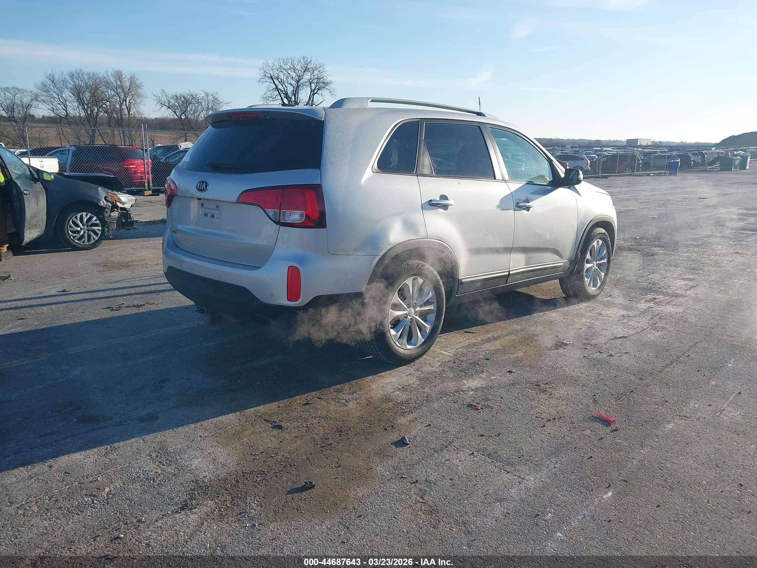 KIA SORENTO image 4