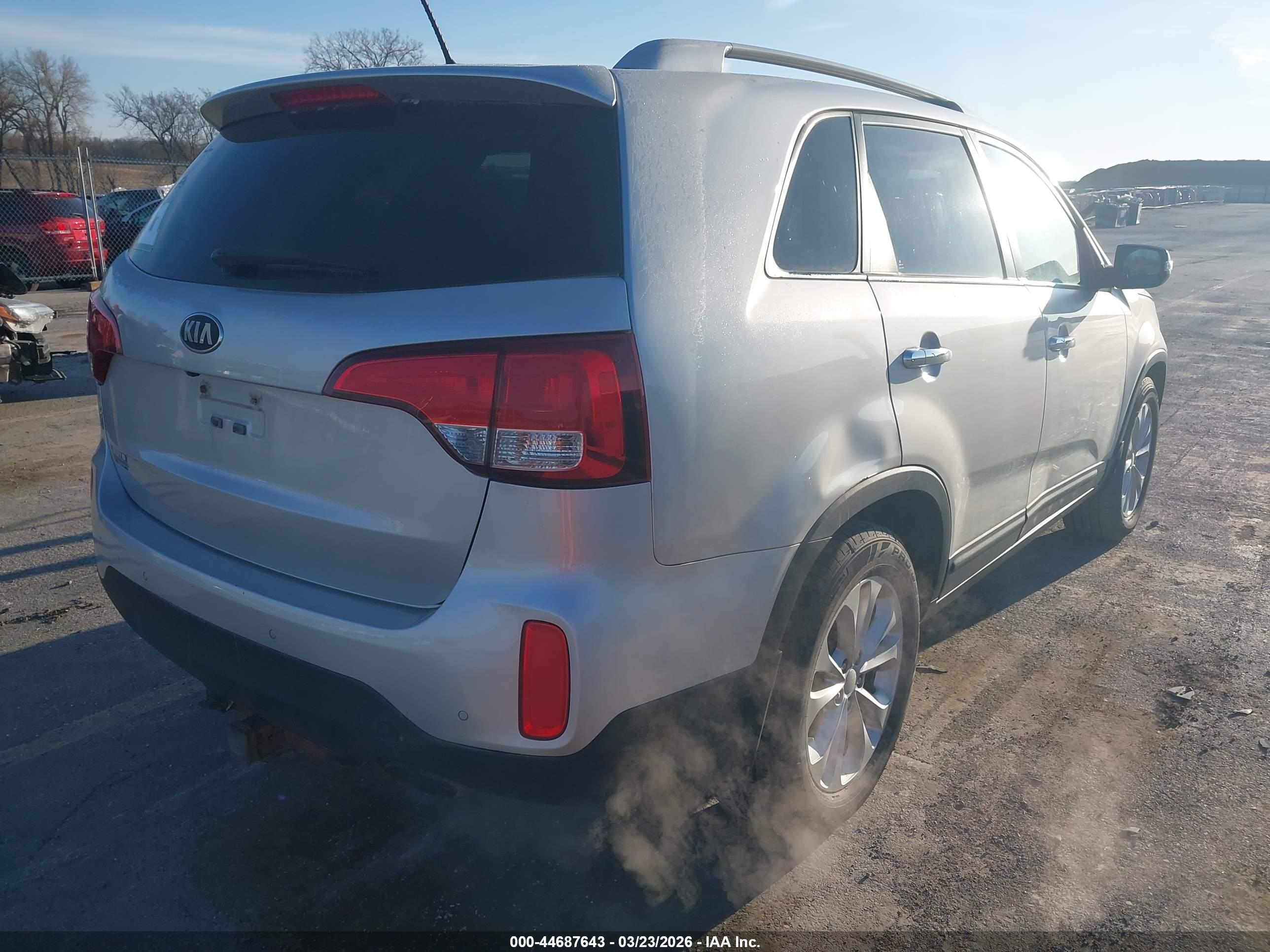 KIA SORENTO image 6
