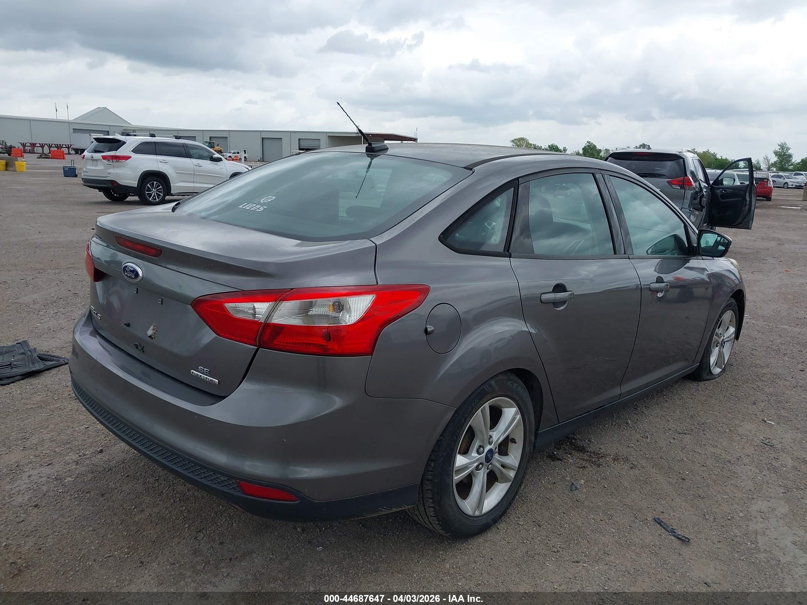 FORD FOCUS image 4
