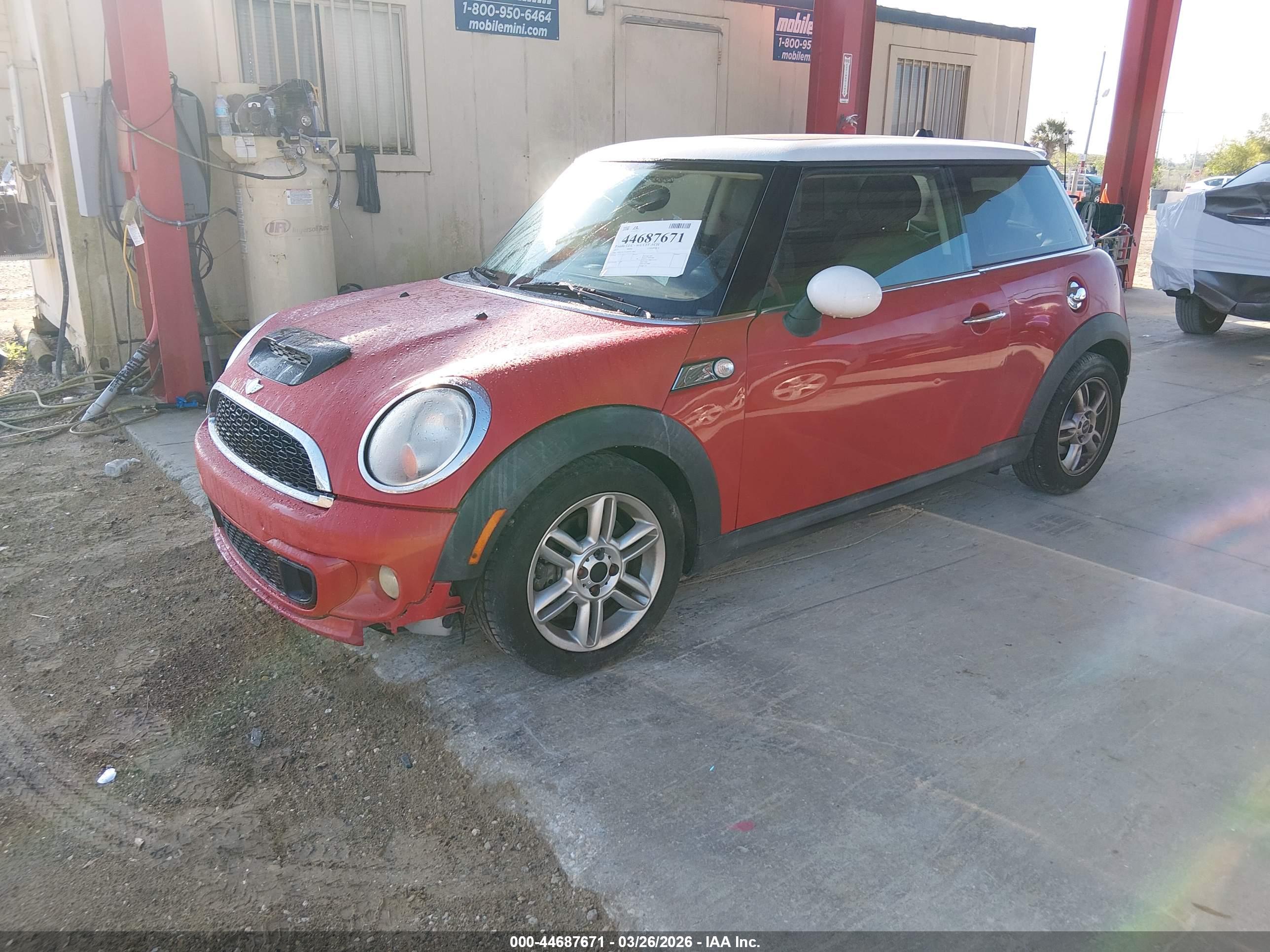 MINI COOPER image 2