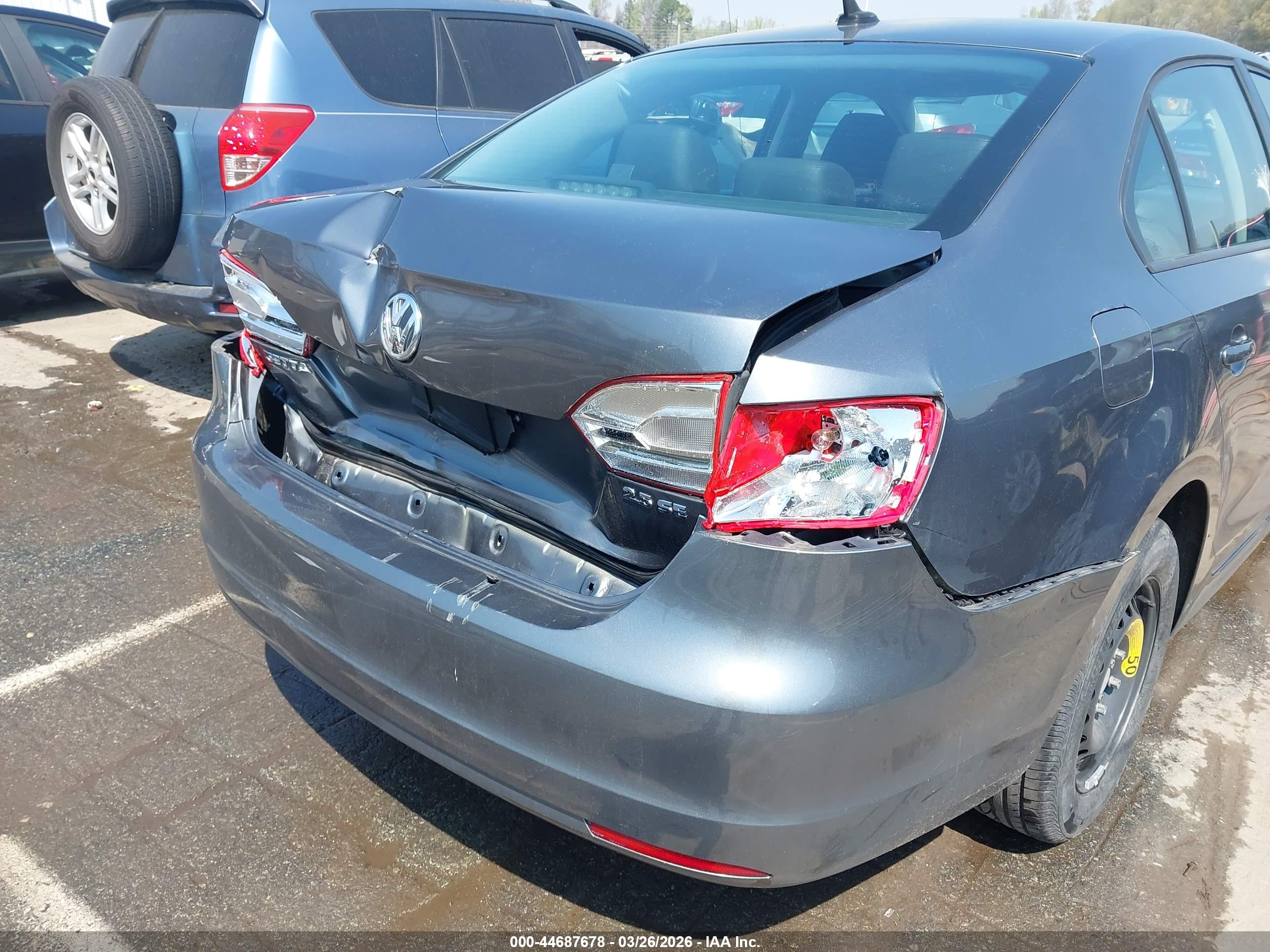 VOLKSWAGEN JETTA image 6