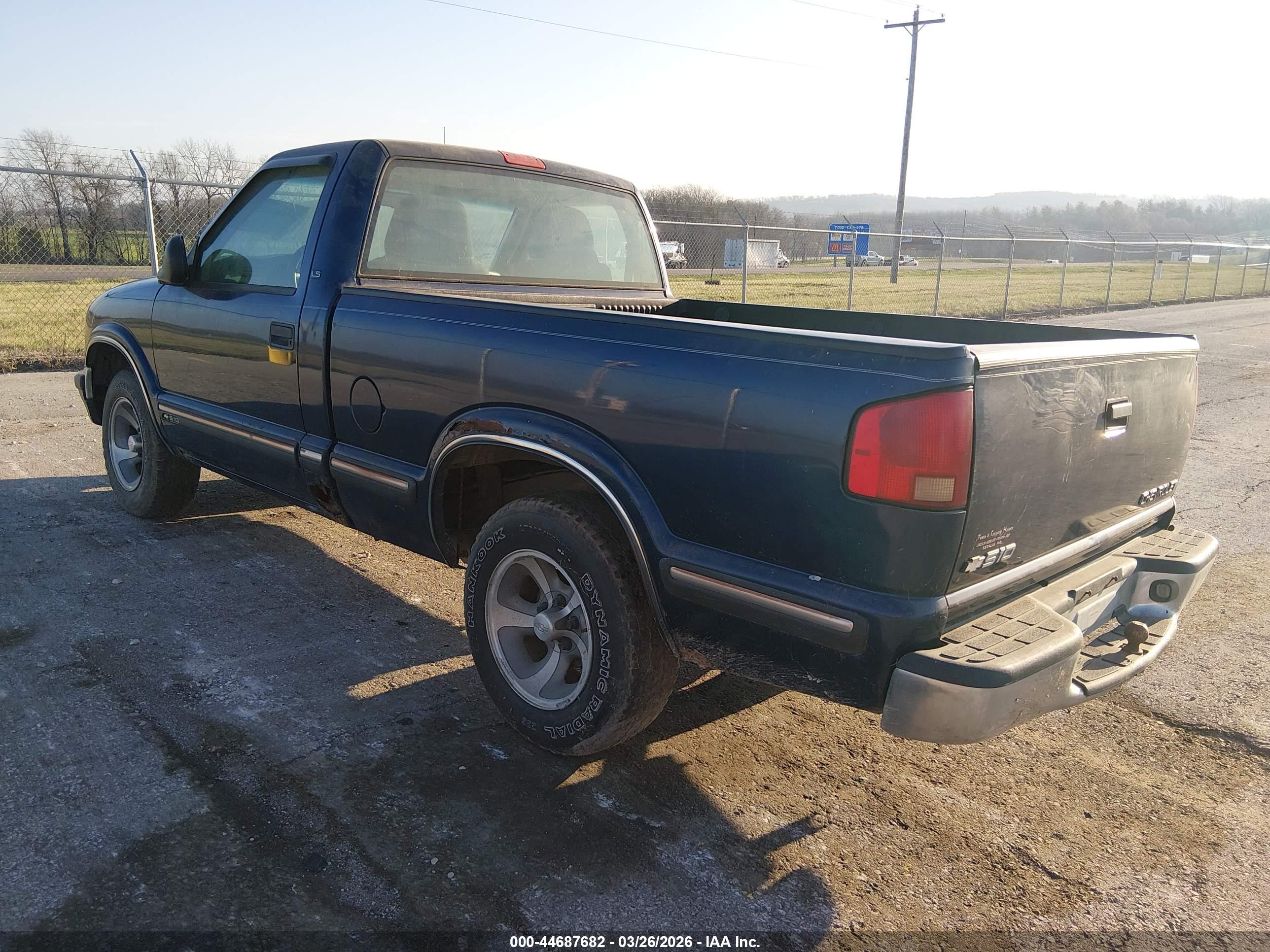 CHEVROLET S-10 image 3
