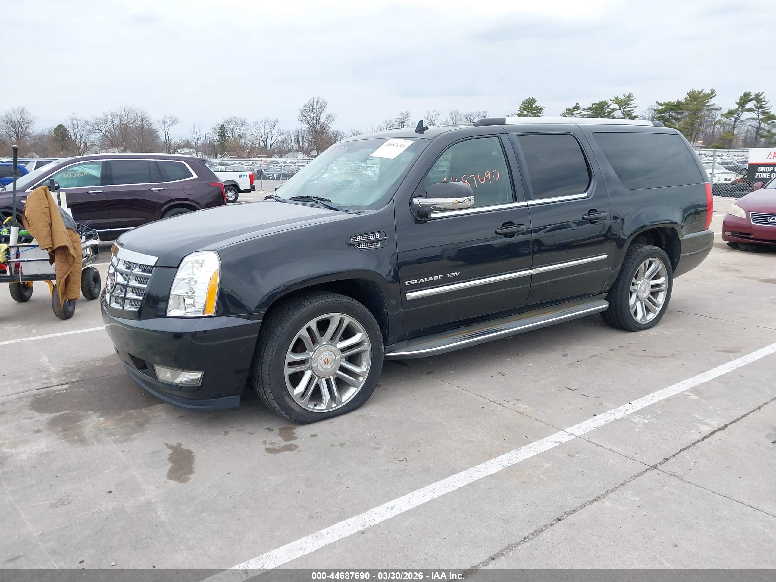 CADILLAC ESCALADE image 2