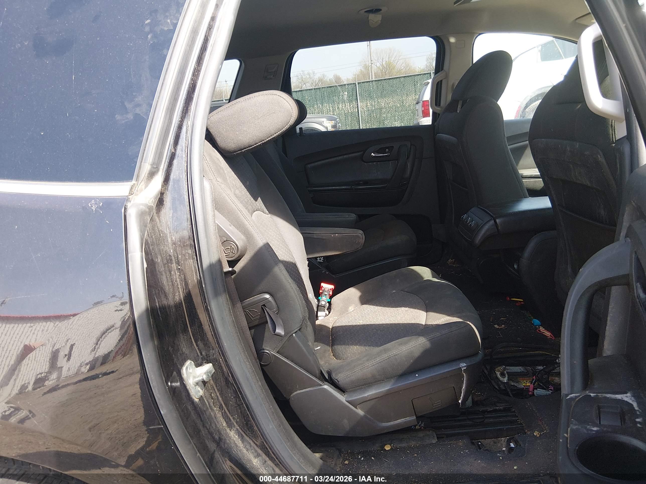CHEVROLET TRAVERSE image 8