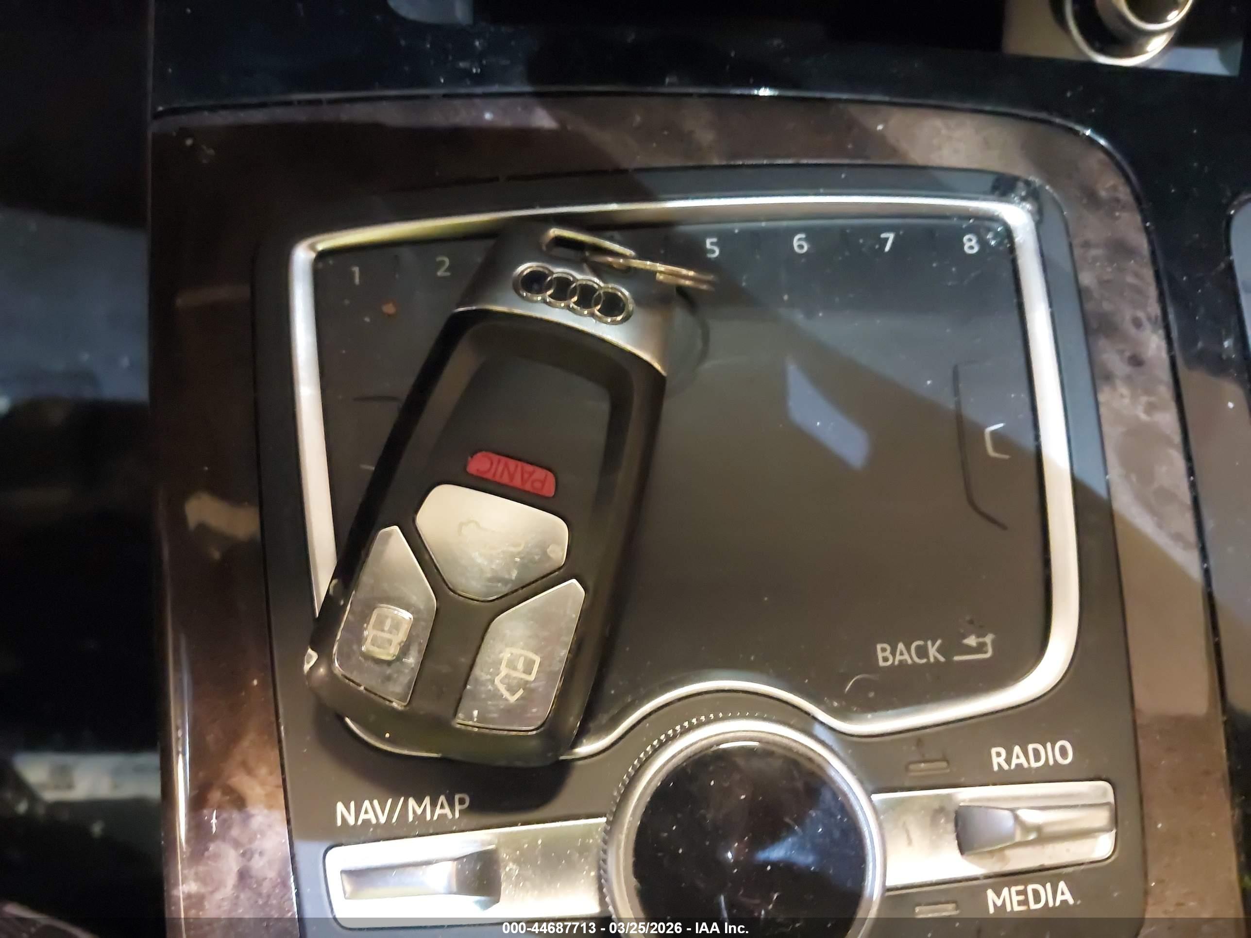 AUDI Q7 image 11