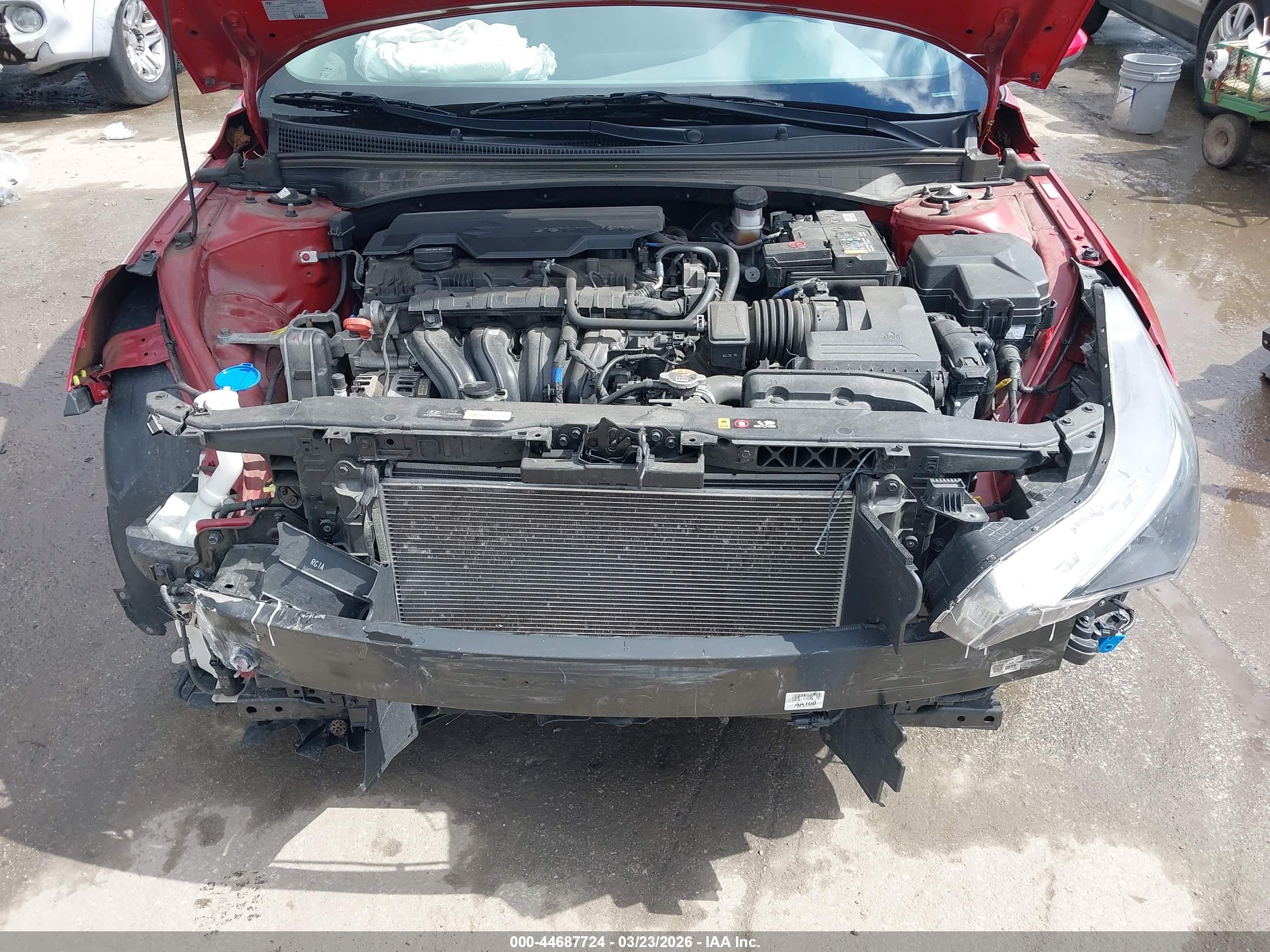 HYUNDAI ELANTRA image 10
