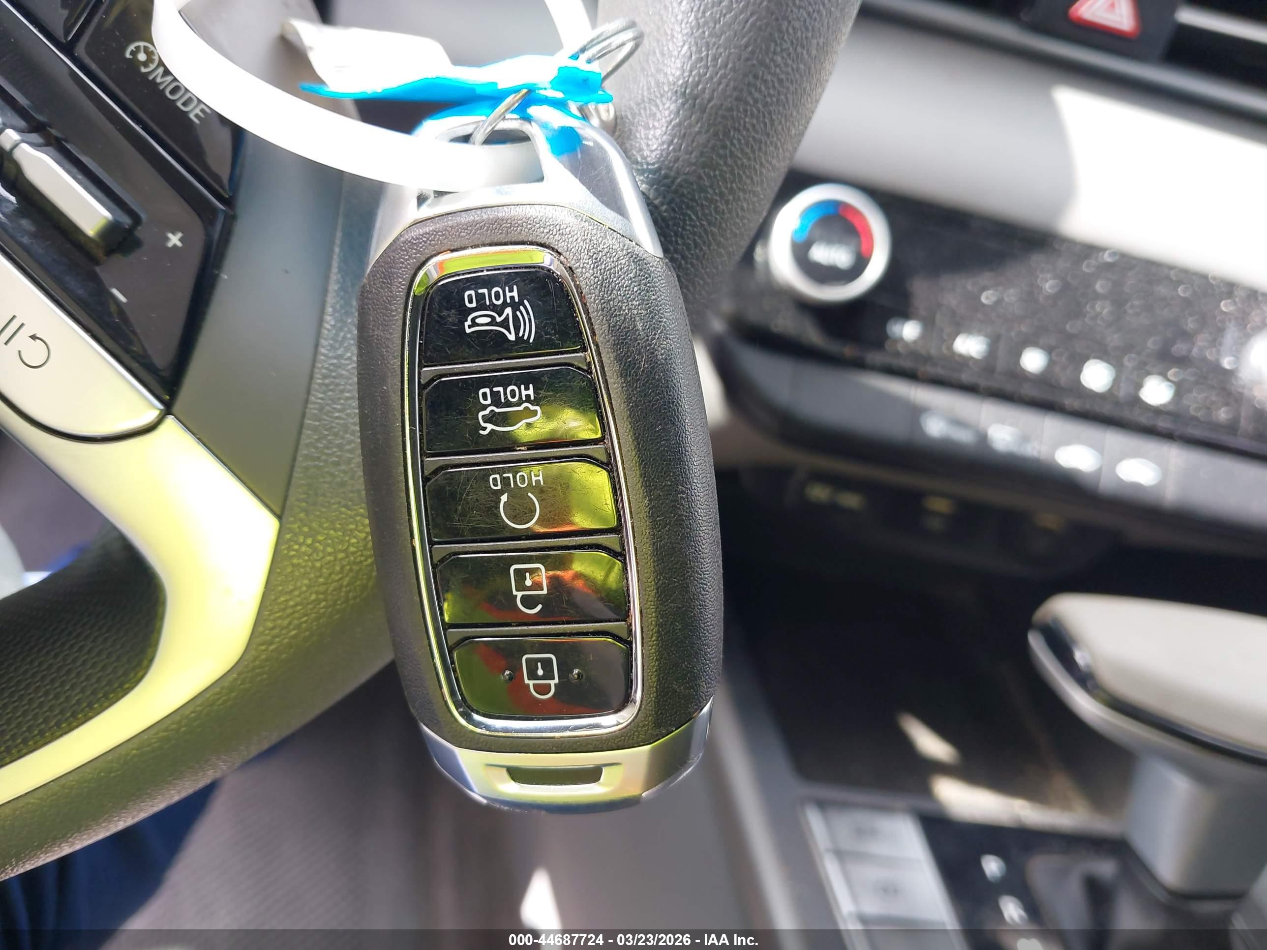 HYUNDAI ELANTRA image 11