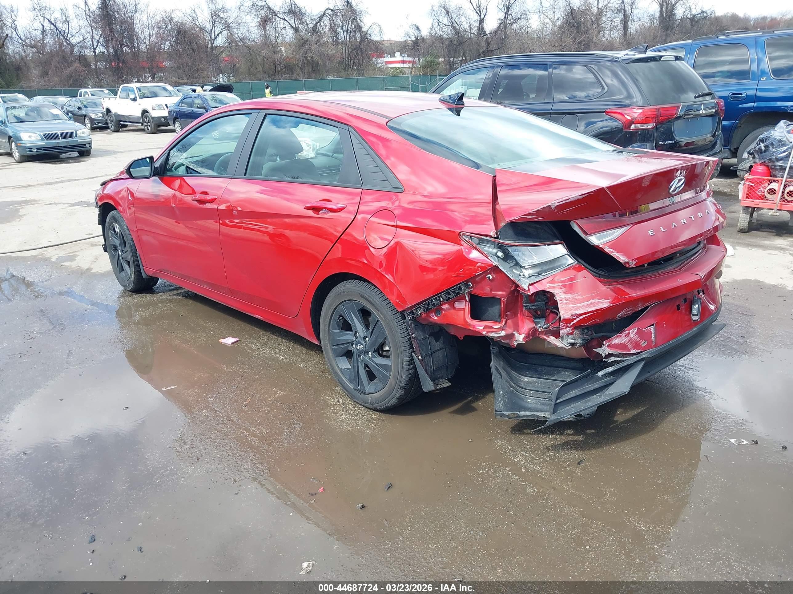 HYUNDAI ELANTRA image 3