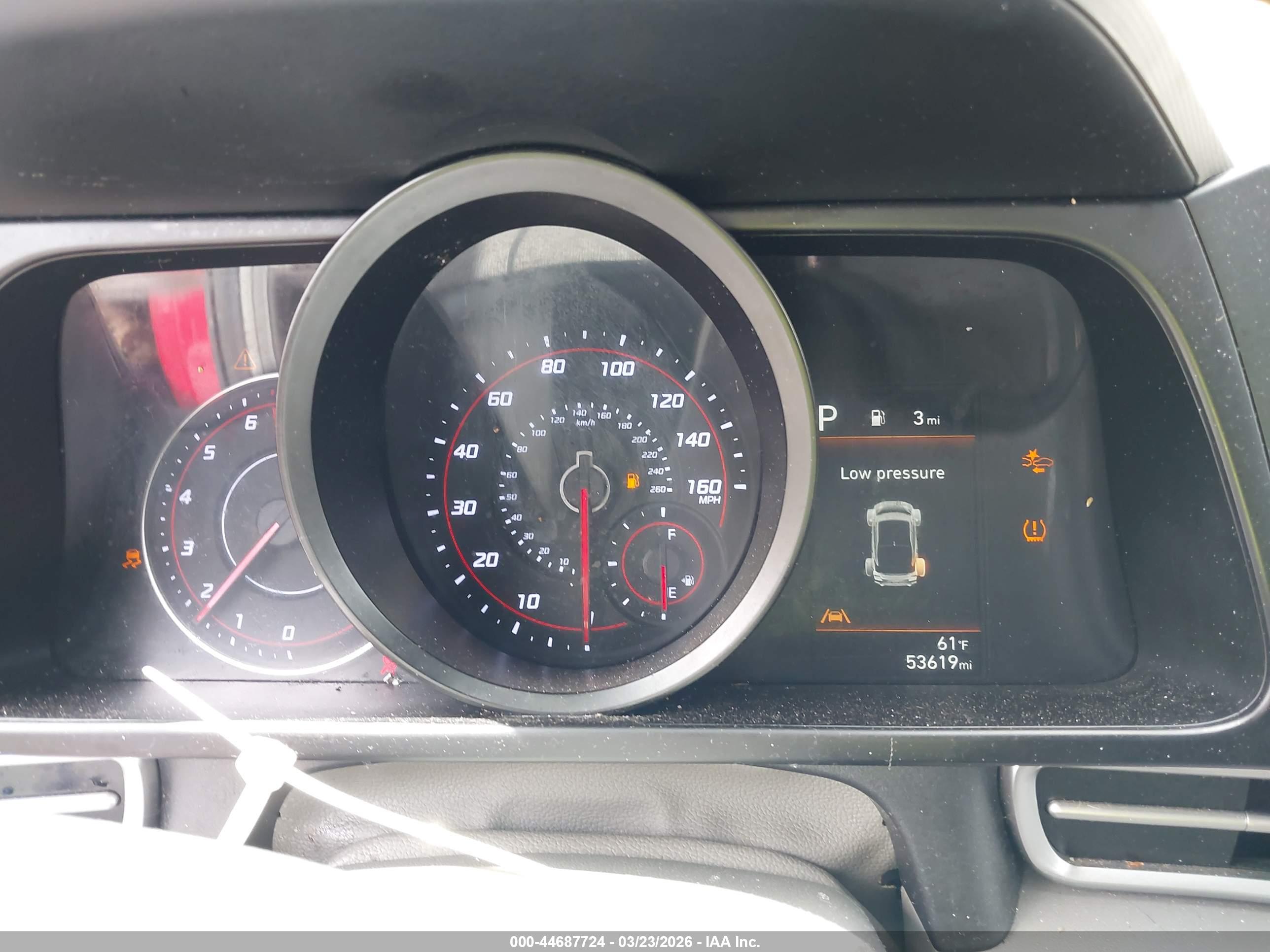 HYUNDAI ELANTRA image 7