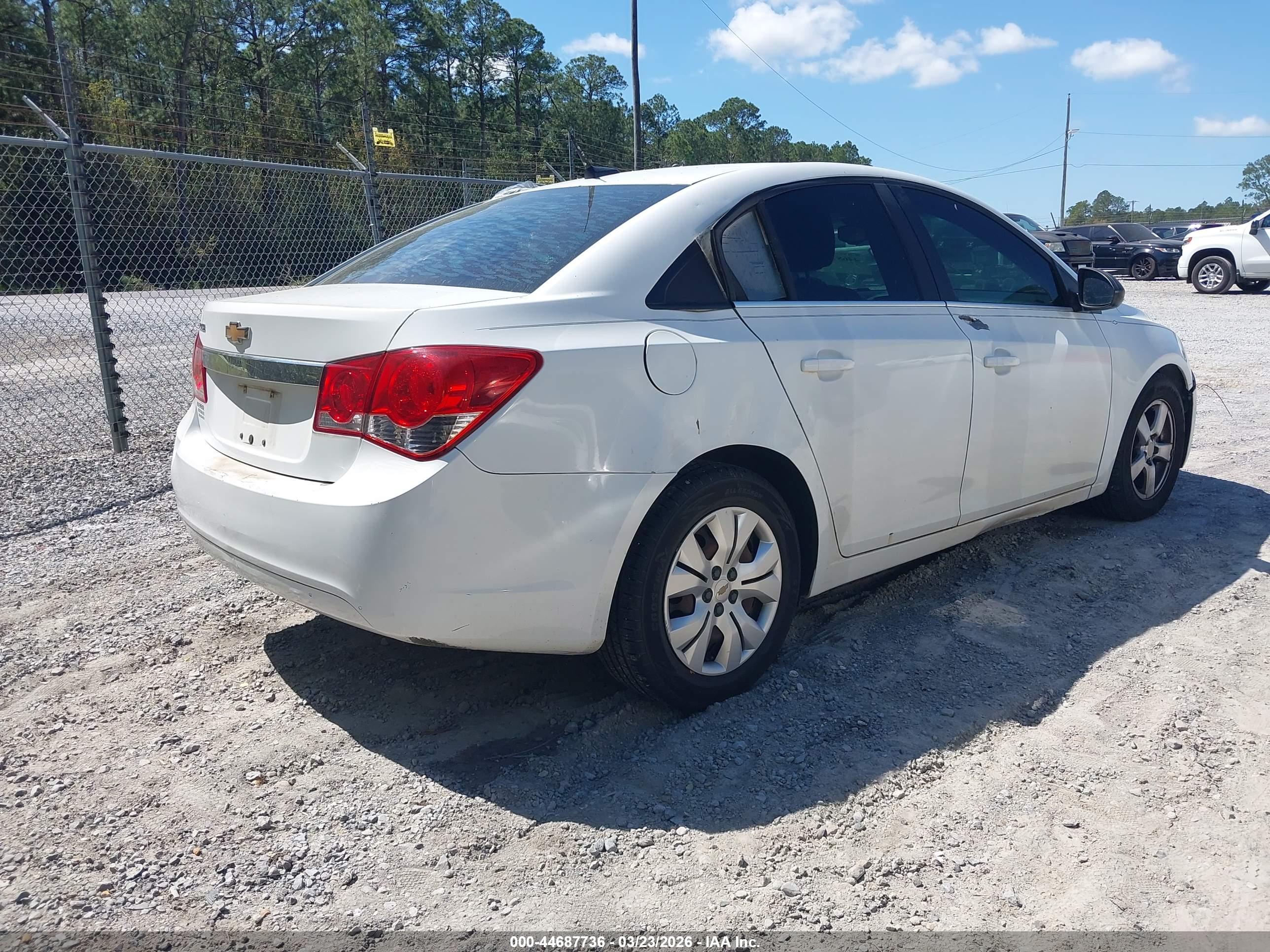 CHEVROLET CRUZE image 4