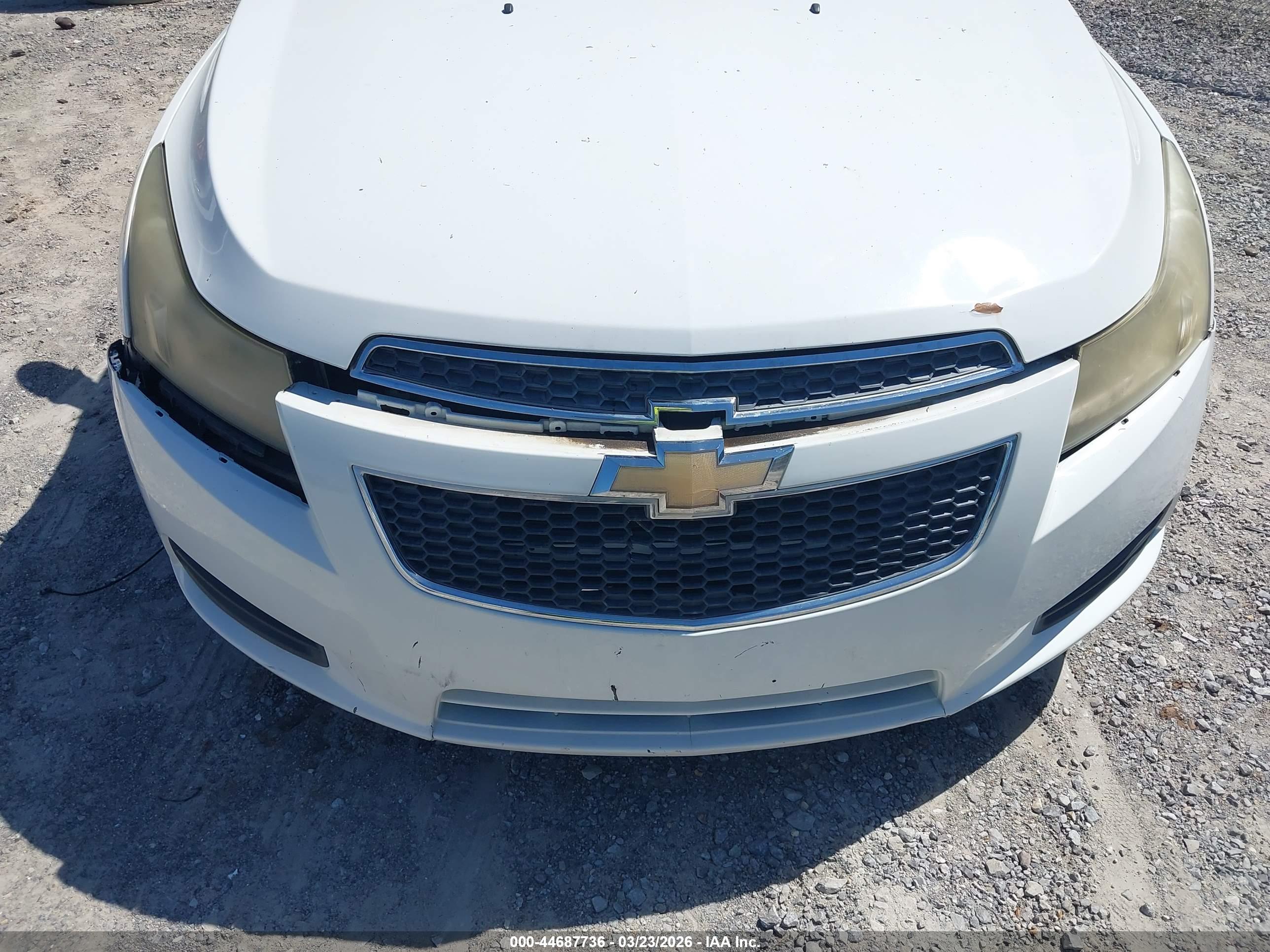 CHEVROLET CRUZE image 6