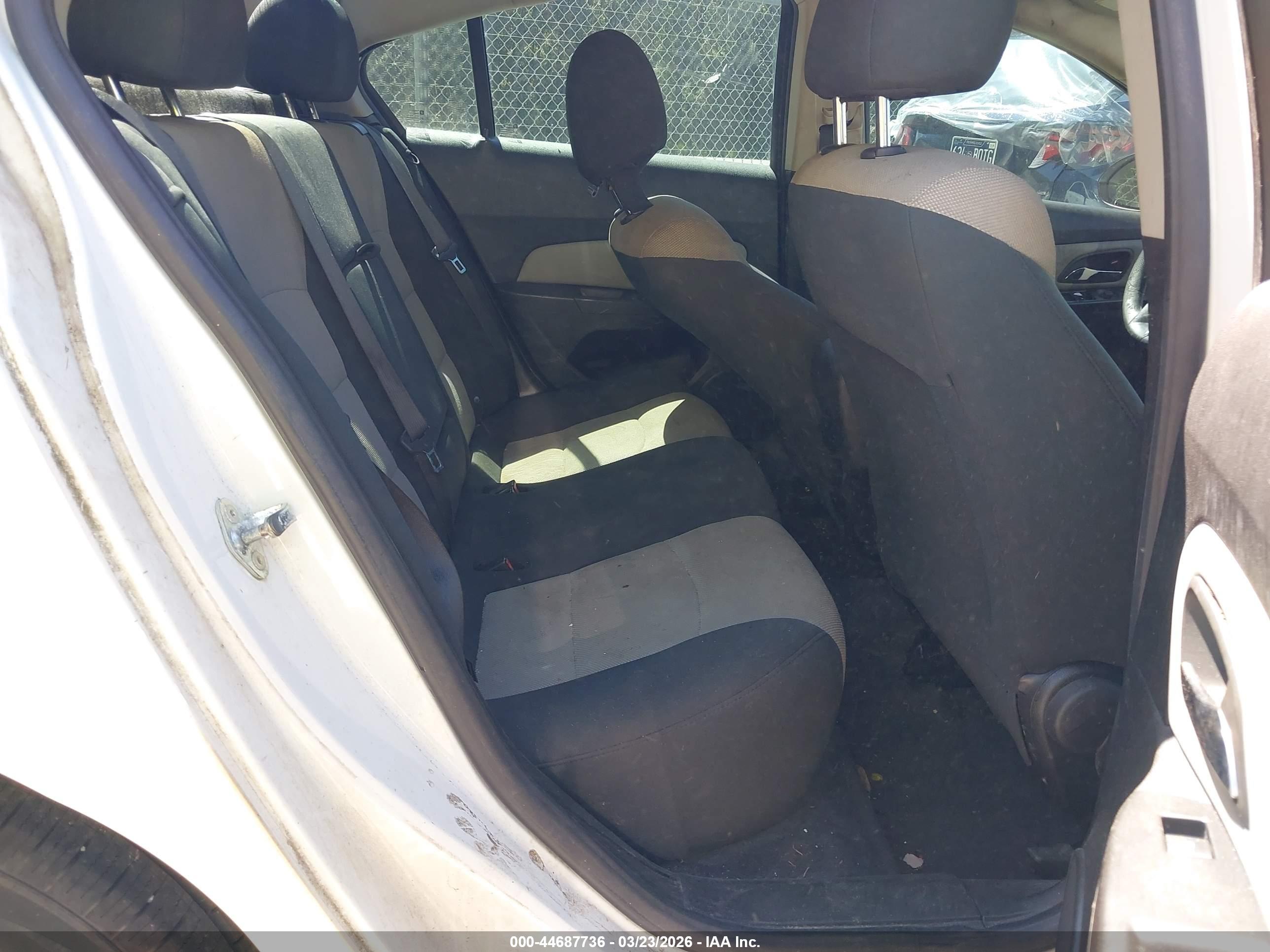 CHEVROLET CRUZE image 8