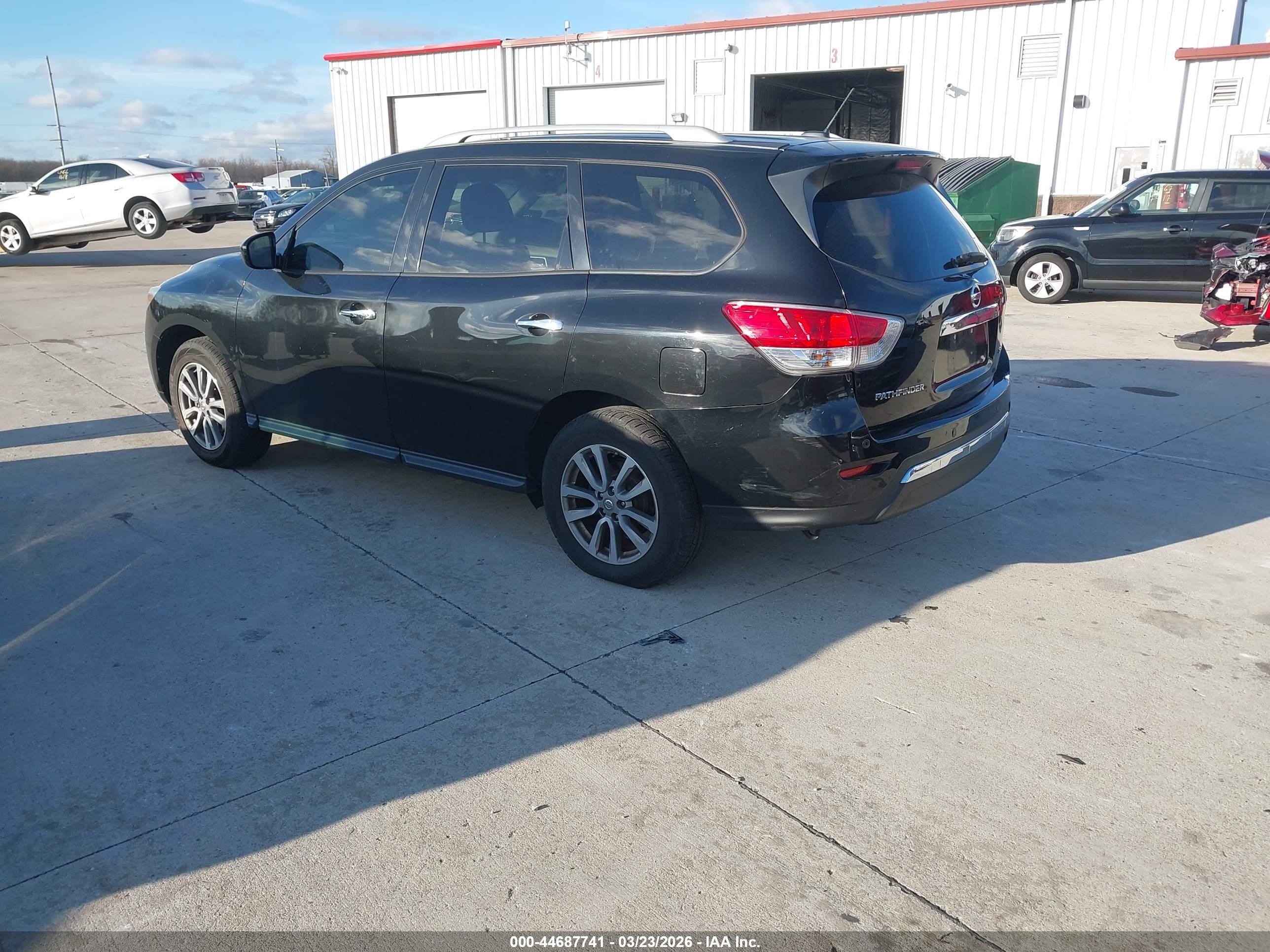 NISSAN PATHFINDER image 3