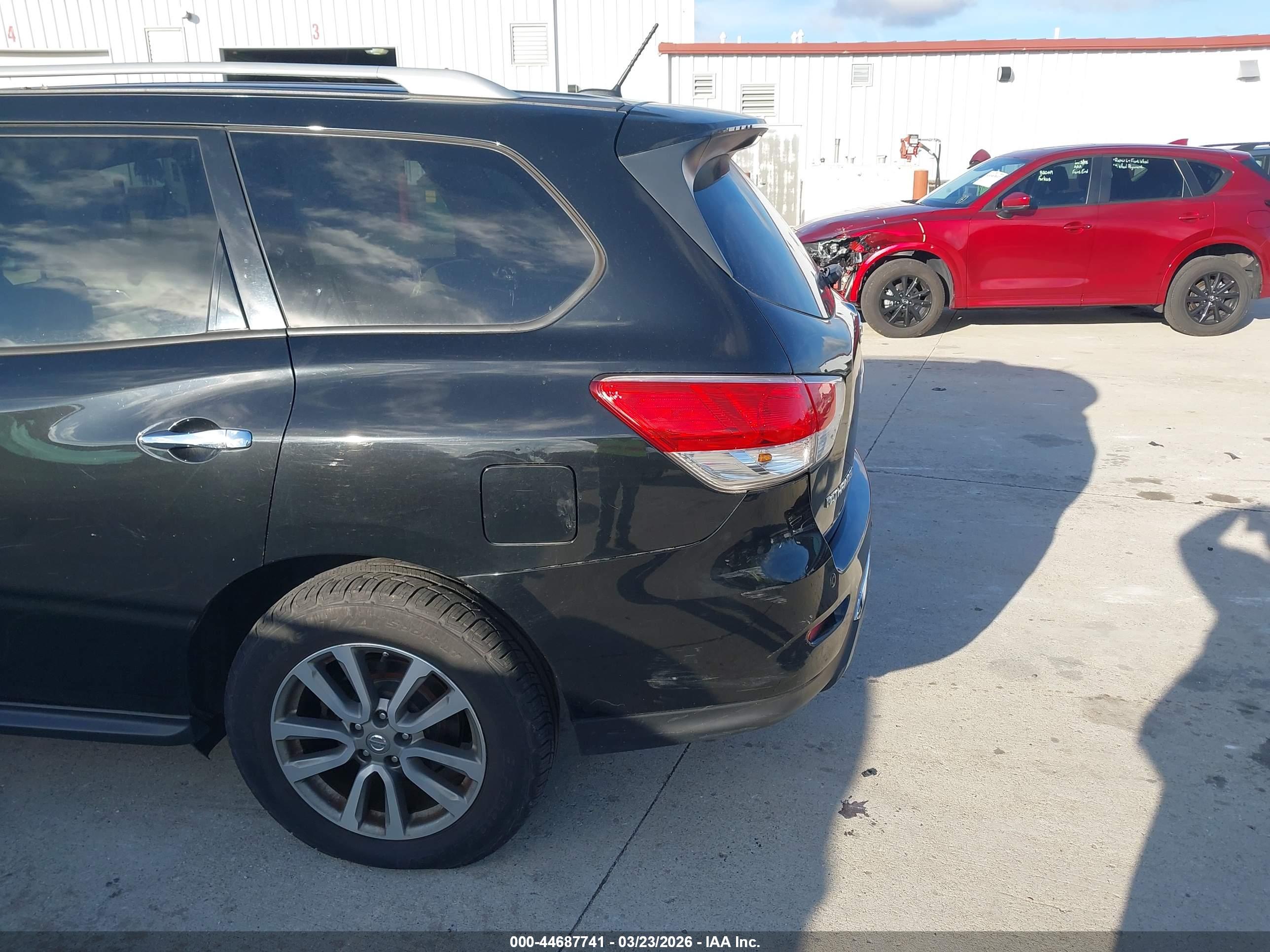 NISSAN PATHFINDER image 6