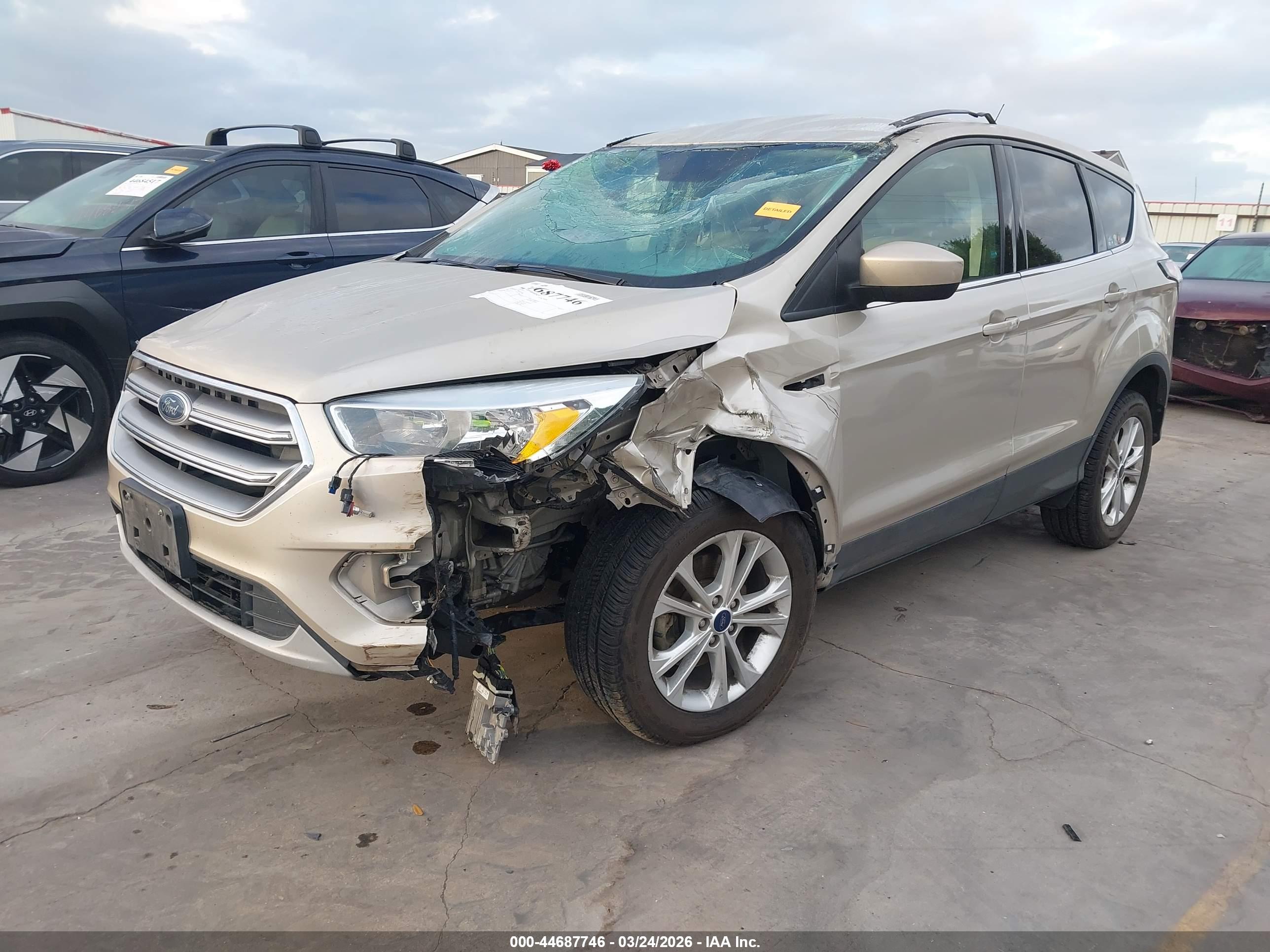 FORD ESCAPE image 2