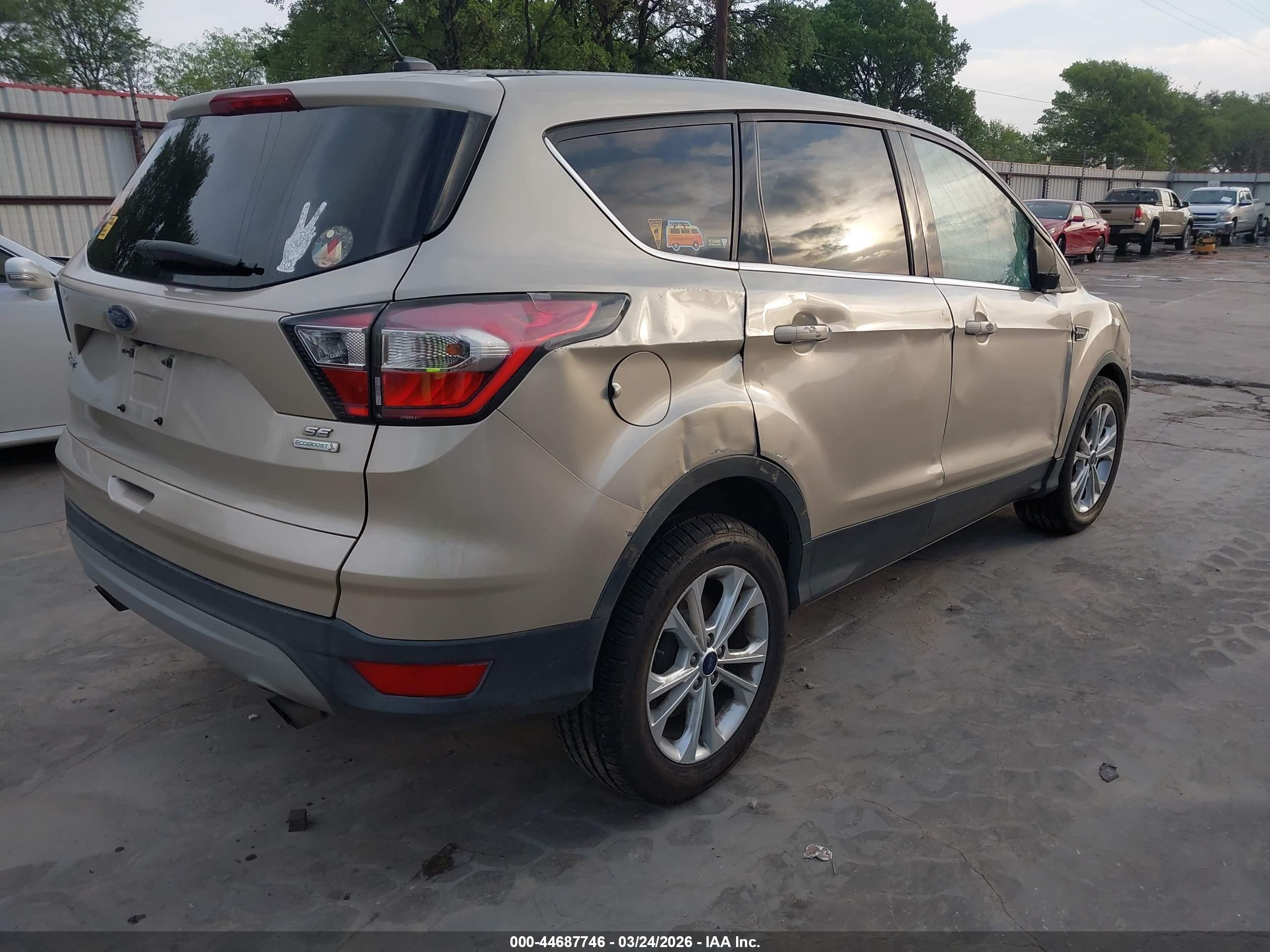 FORD ESCAPE image 4