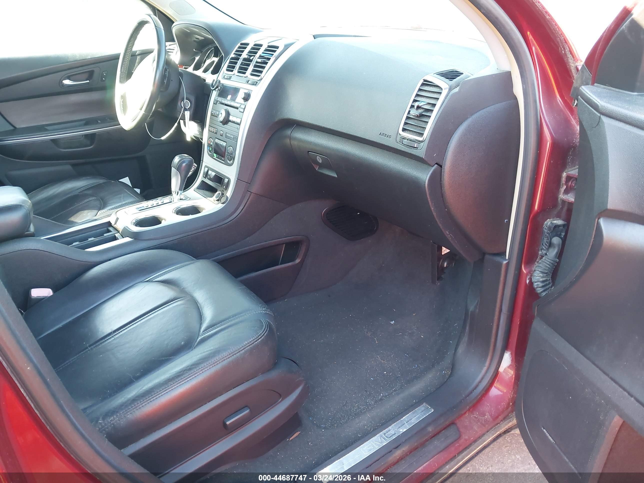 GMC ACADIA image 5