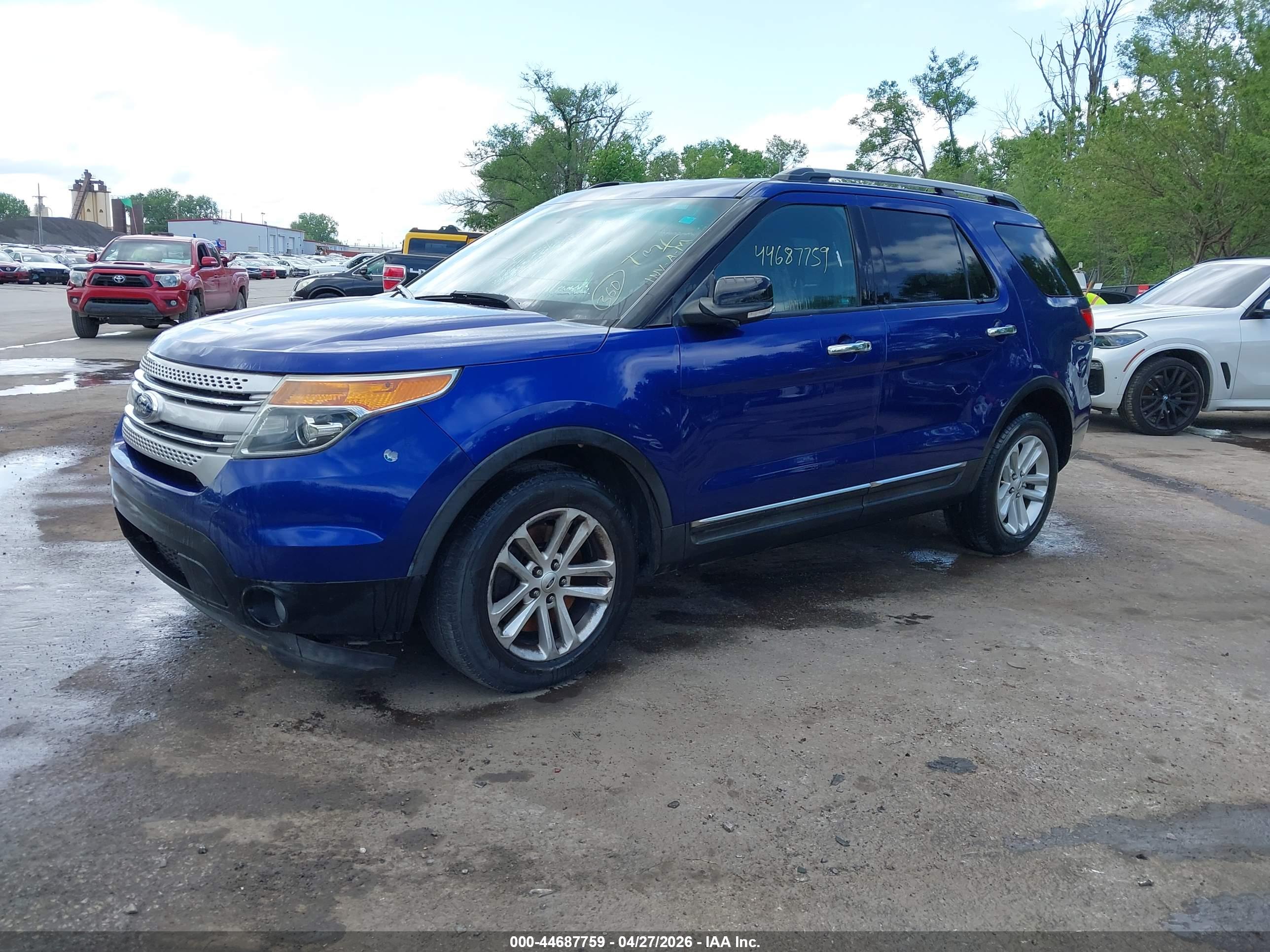 FORD EXPLORER image 2