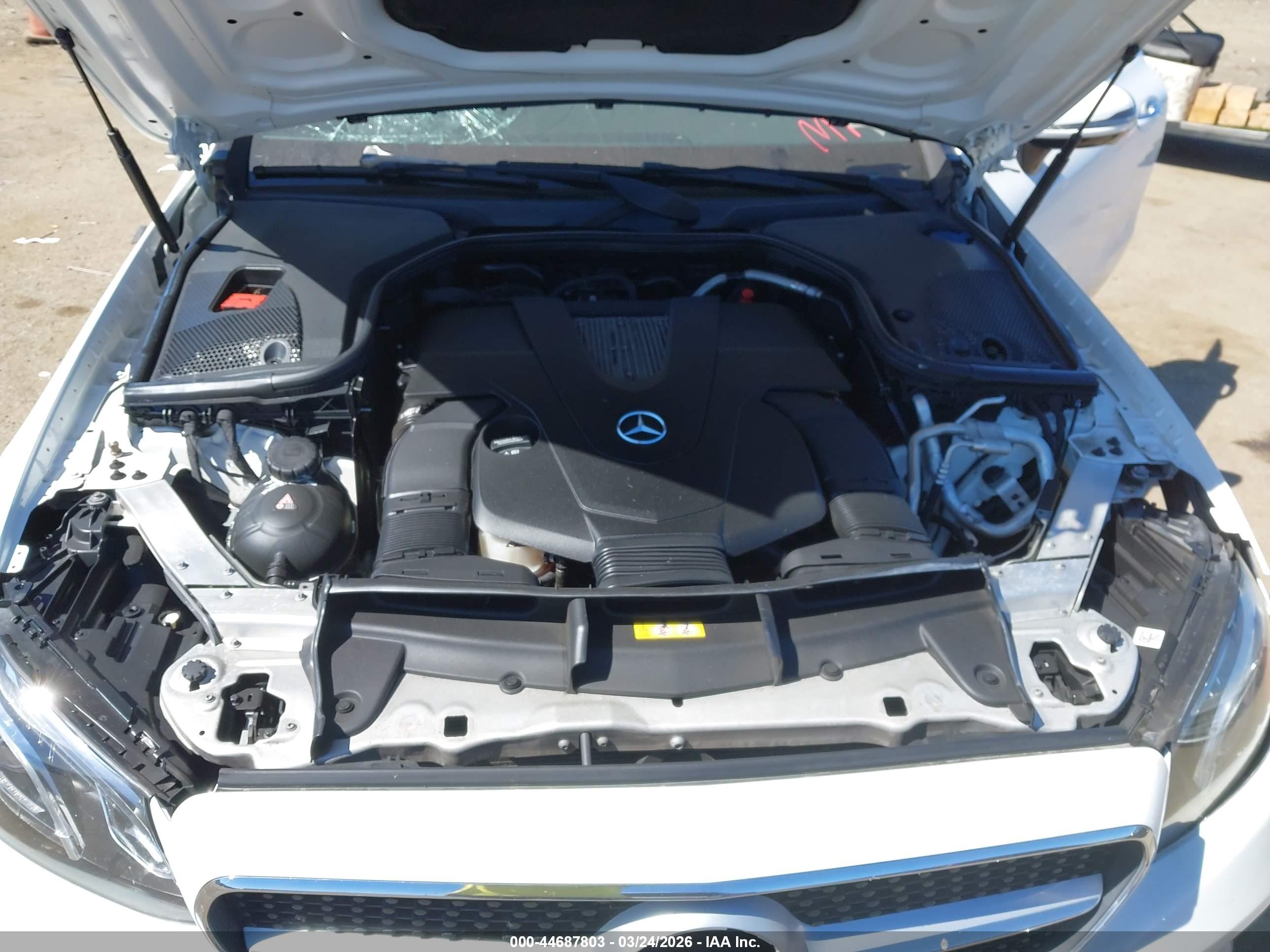 MERCEDES-BENZ E image 10
