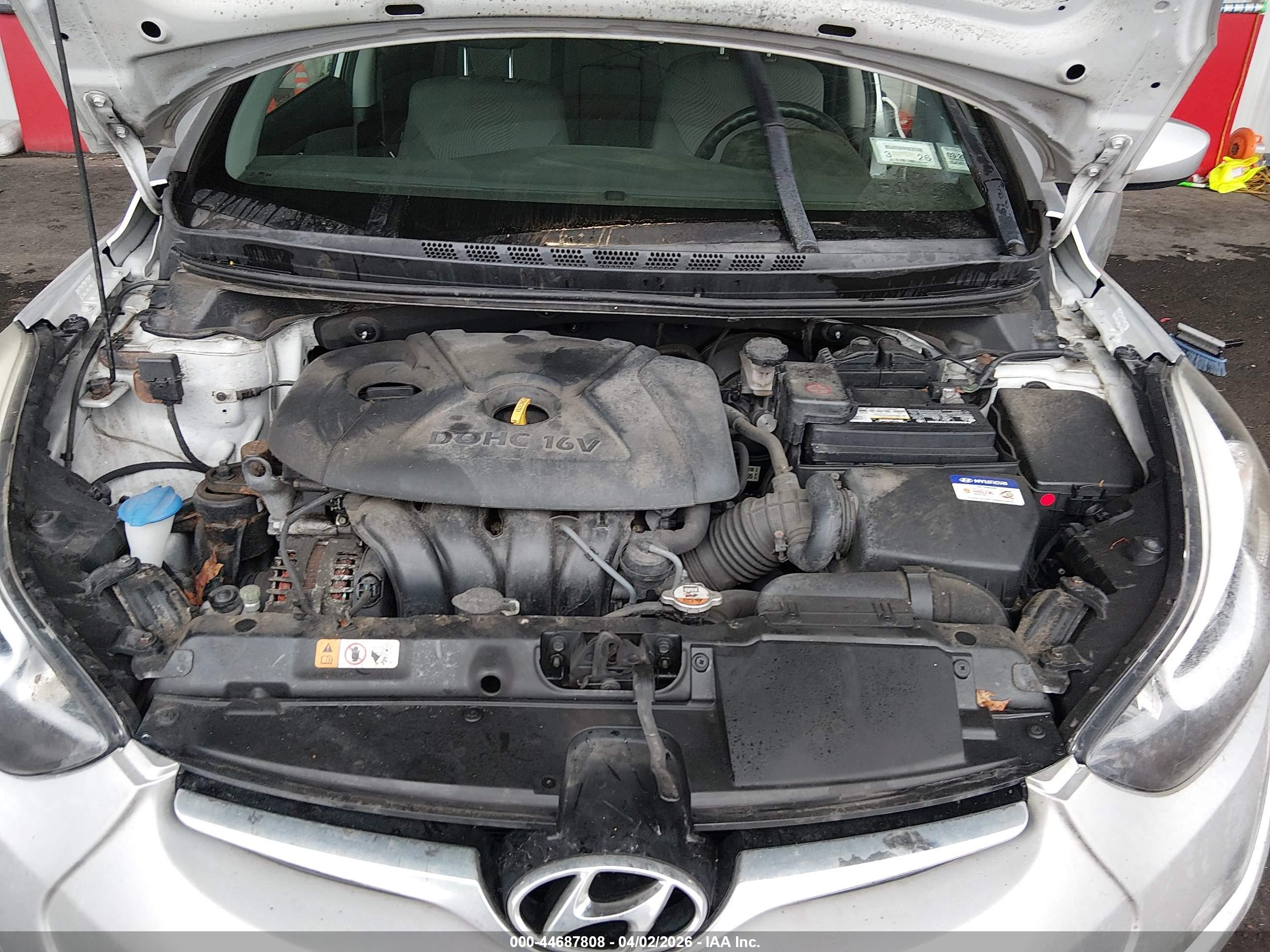 HYUNDAI ELANTRA image 10